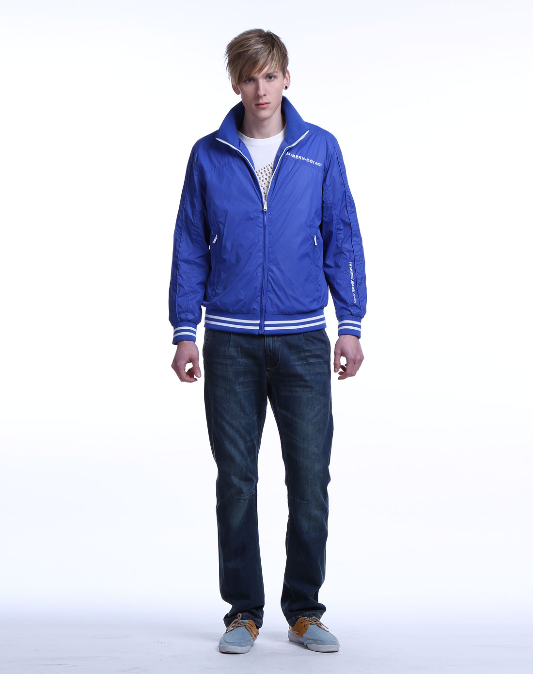 印字立领亮青蓝色长袖化纤夹克