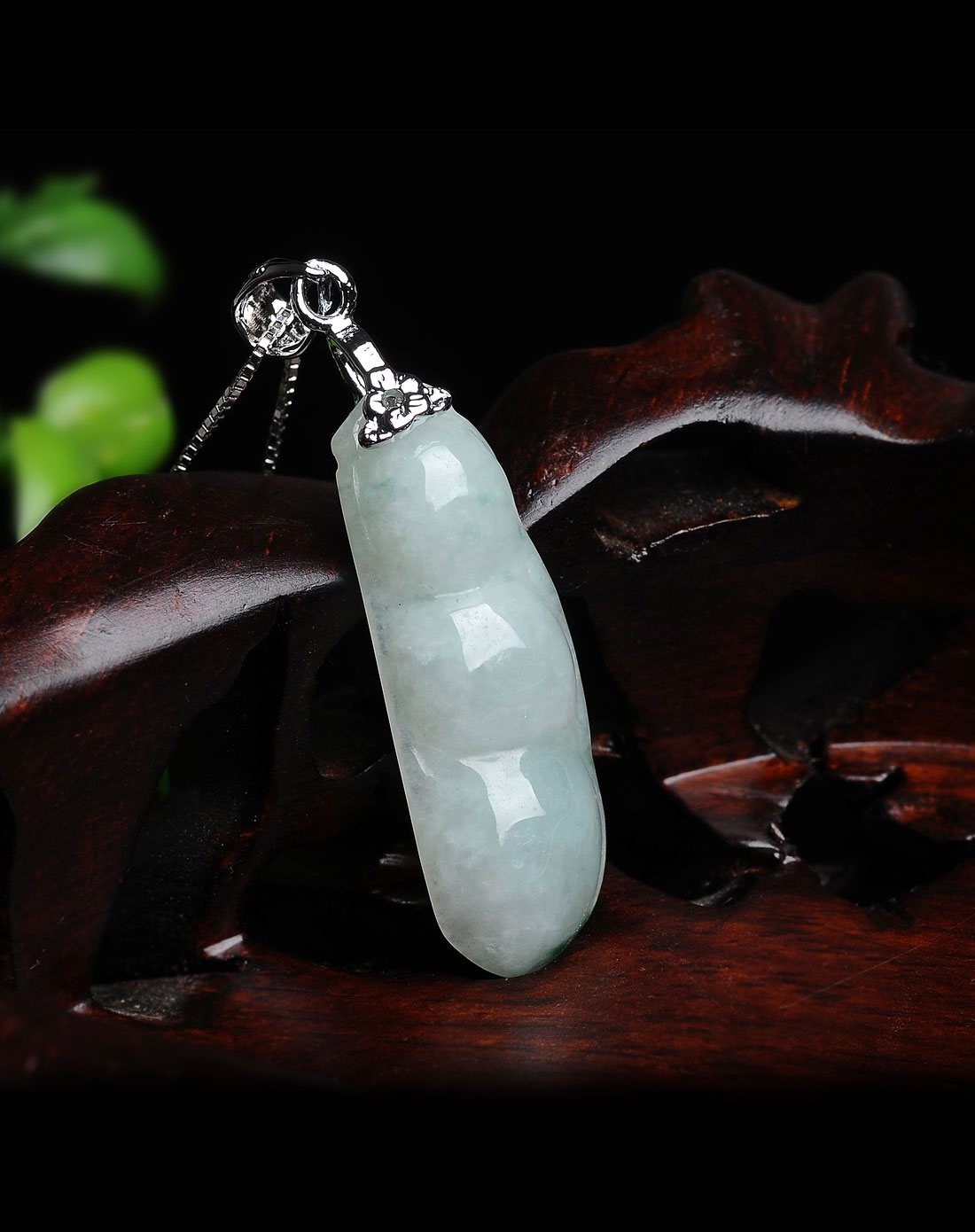 天然翡翠a货镶扣豆角吊坠-福豆(赠皮绳附证书)