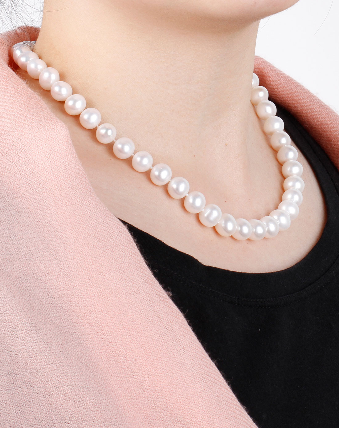 白色典雅淡水珍珠项链