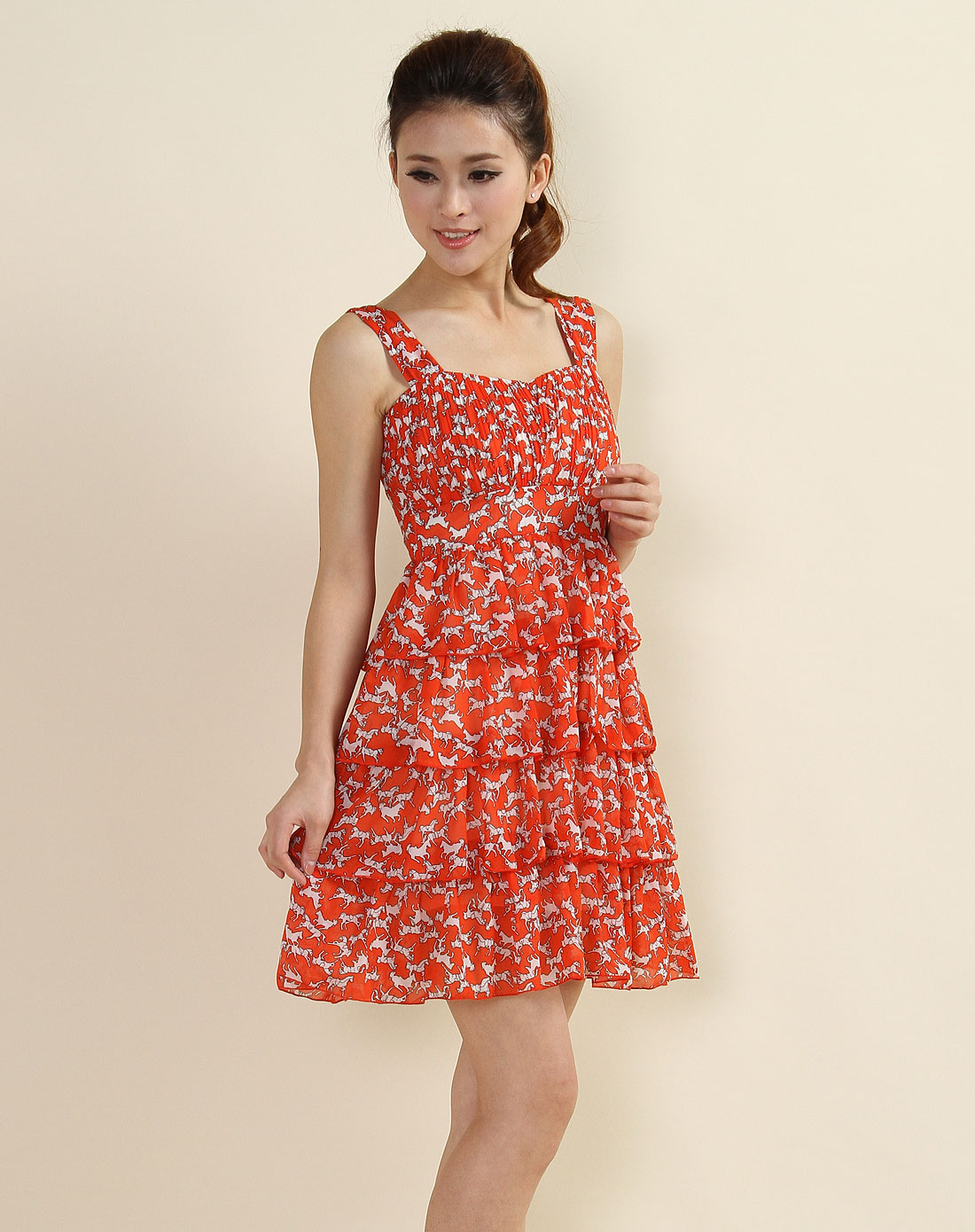 红色印花吊带连衣裙