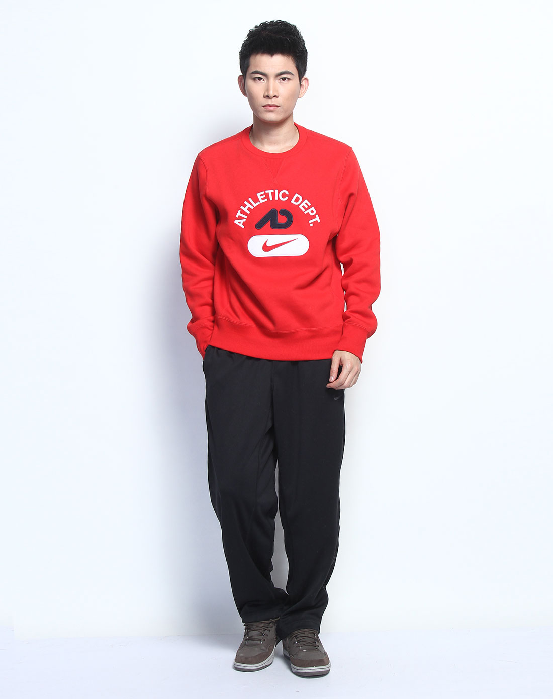 贴布绣休闲圆领红色长袖卫衣