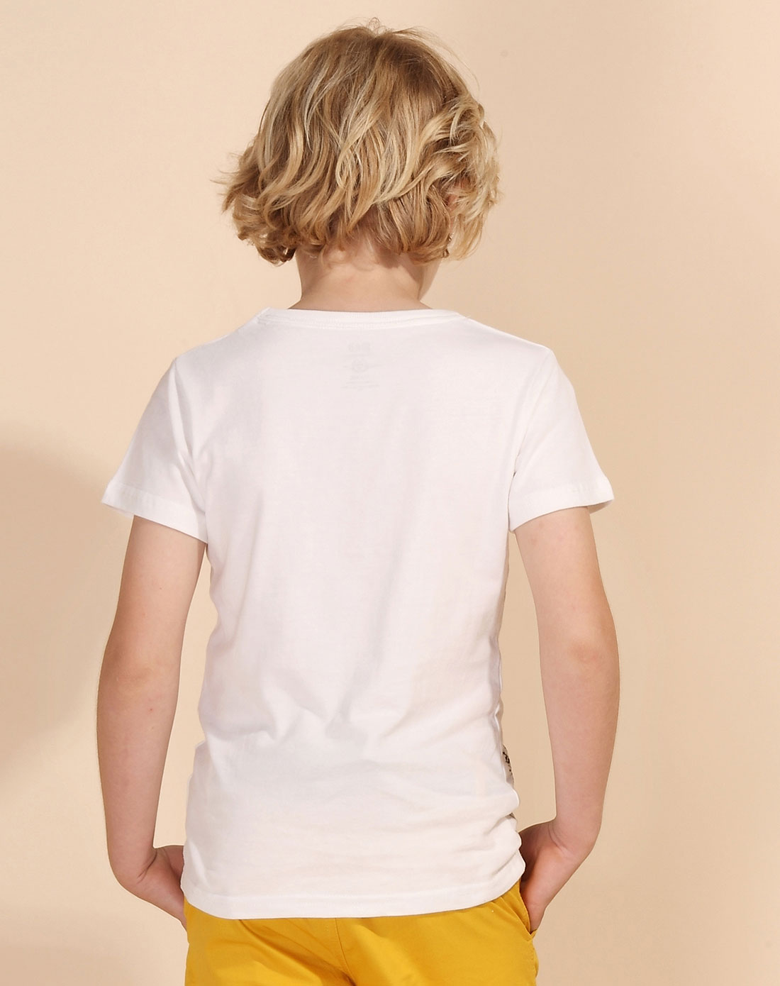 男童米白园领t恤