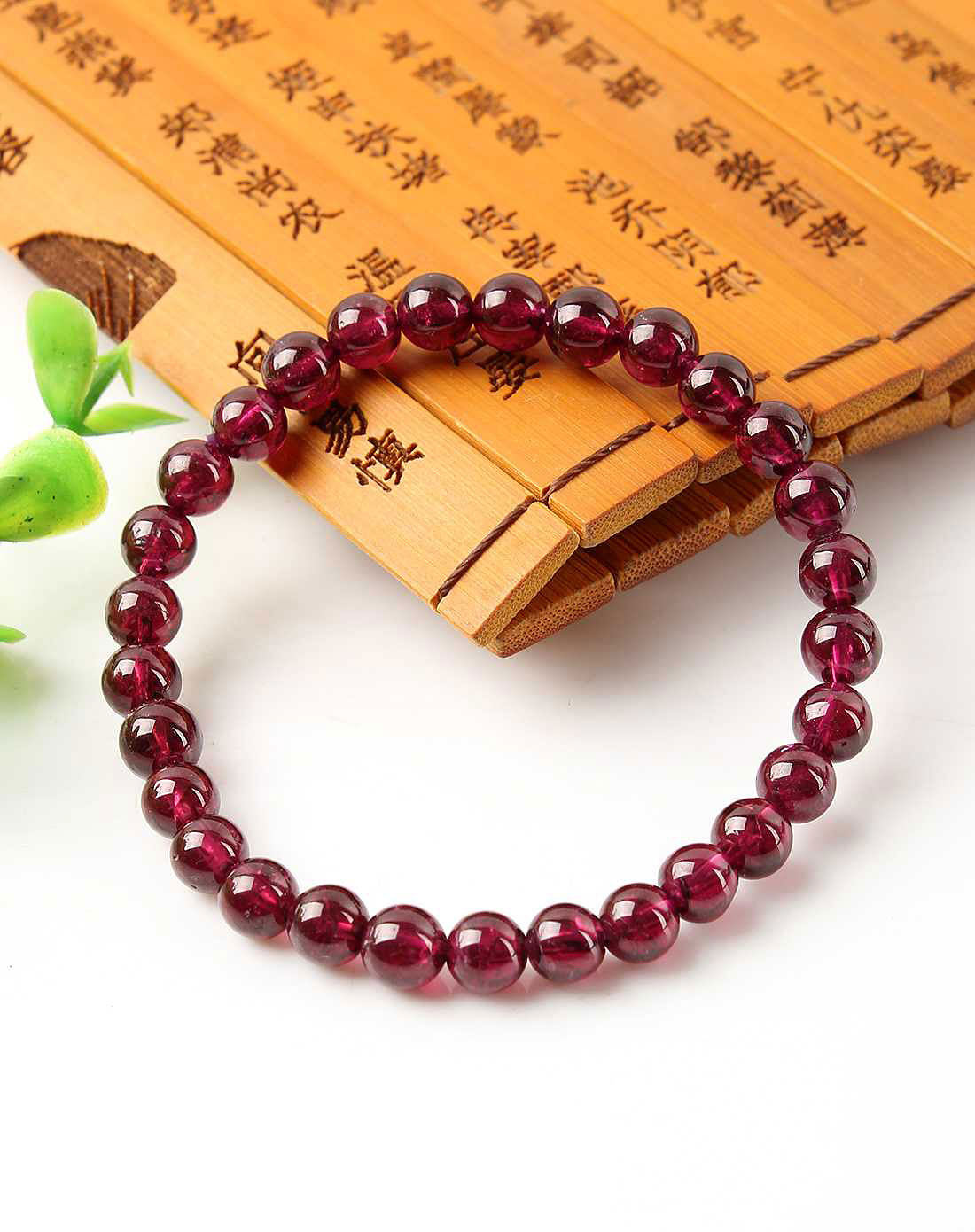 天然莫桑比克石榴石手链5mm