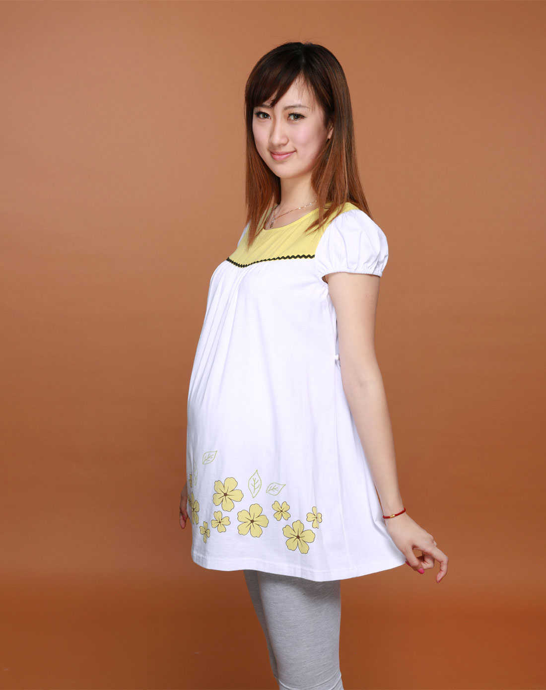 孕妇装 白色印花休闲圆领短袖t恤