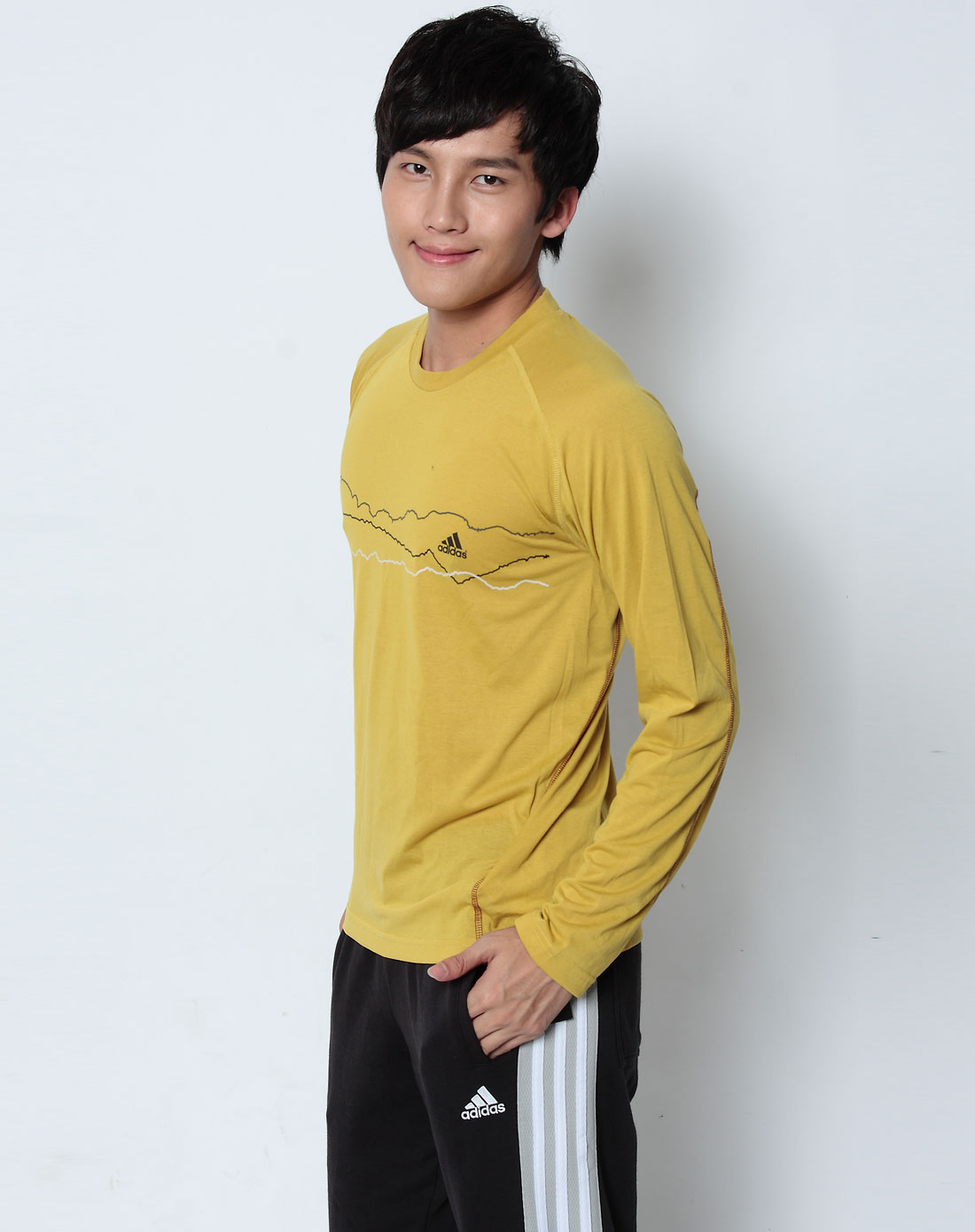 黄色长袖t恤
