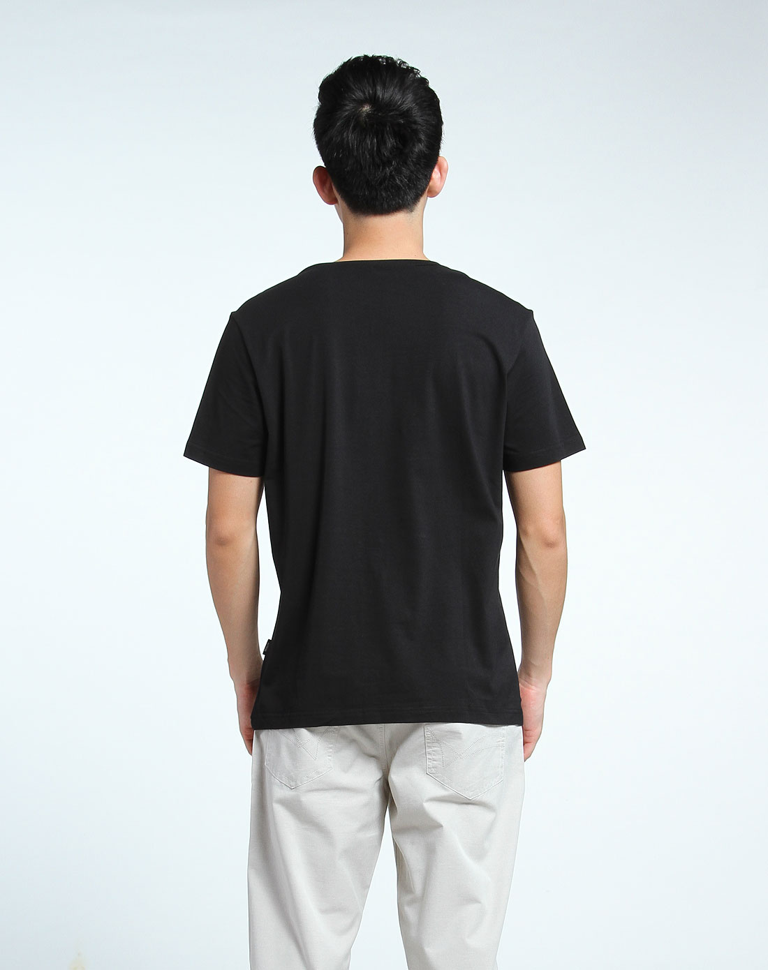 黑色简约印图圆领短袖t恤