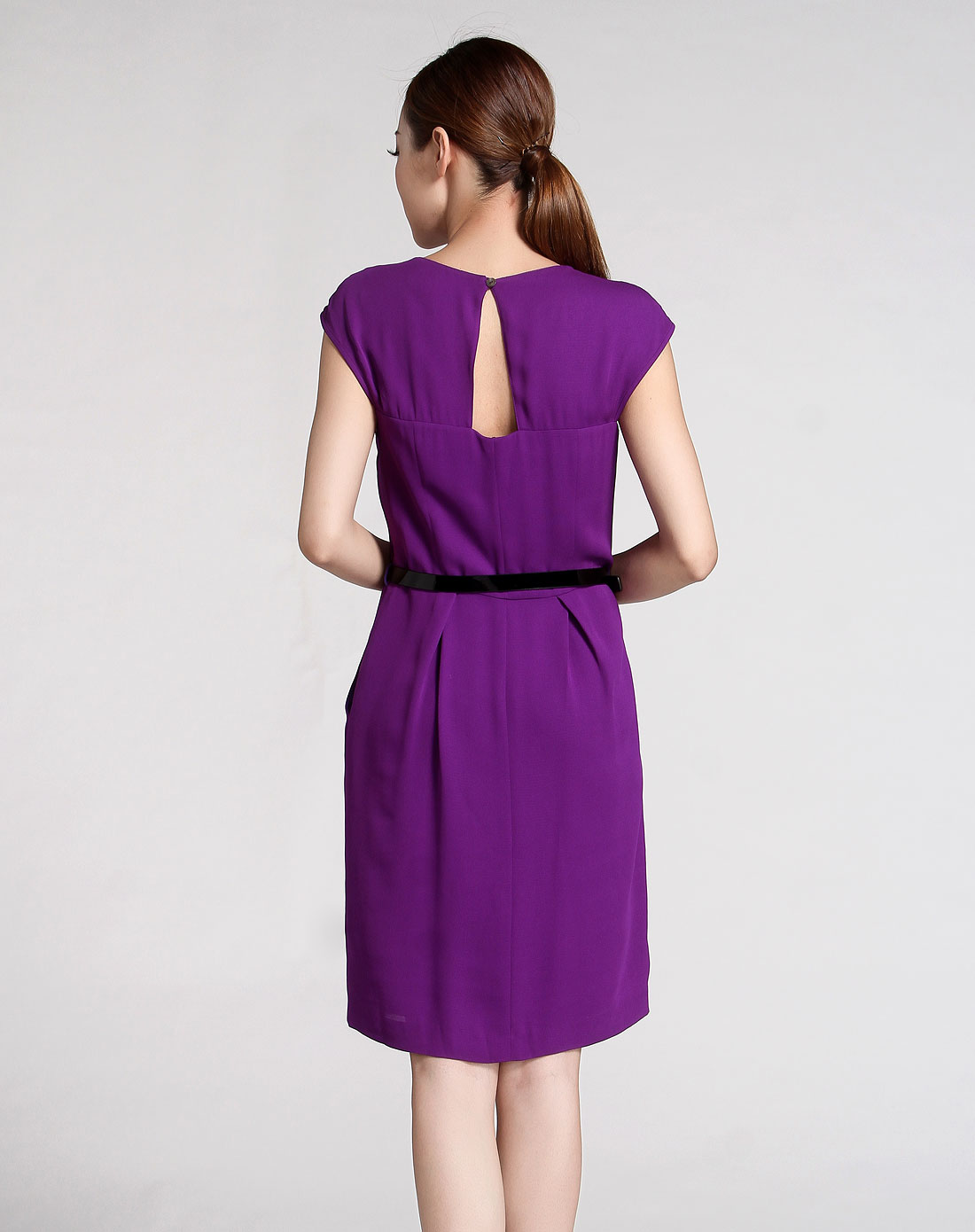 紫色内衣搭配什么外套_紫色连衣裙外套搭配图