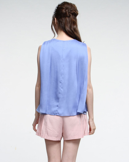 浅冰蓝色拼接假两件典雅无袖针织衫