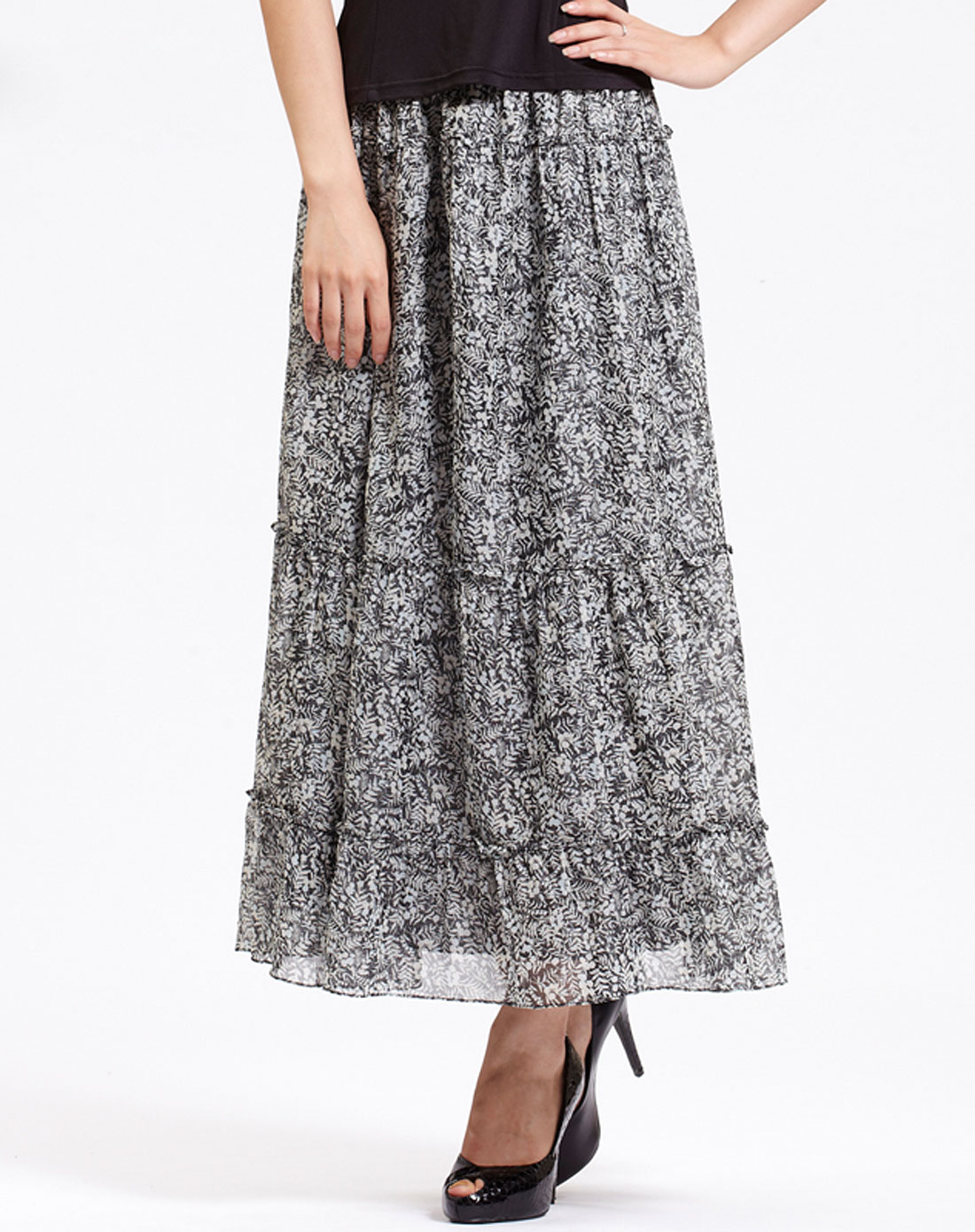 长款黑白碎花飘逸半身裙