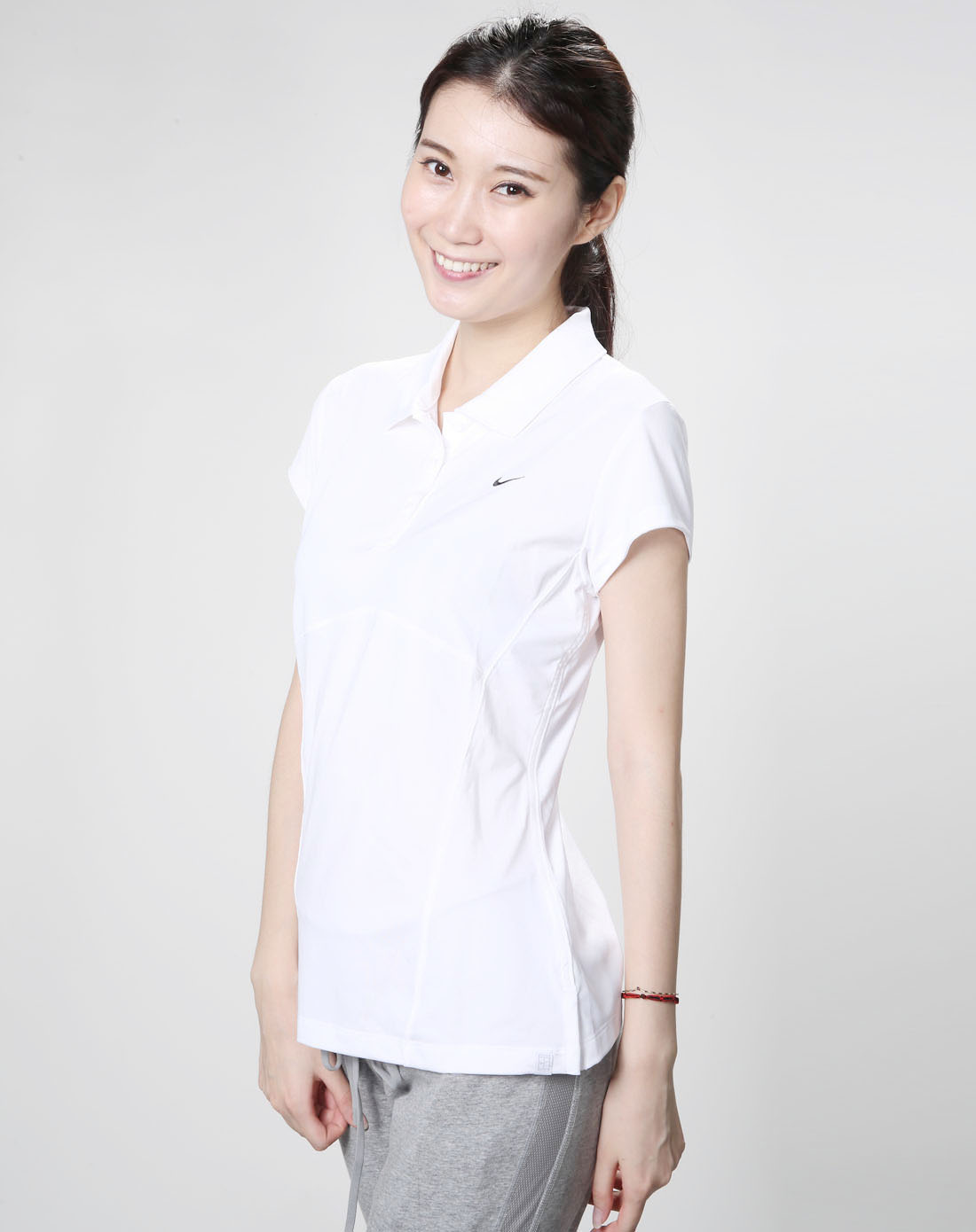 女子白色短袖polo衫