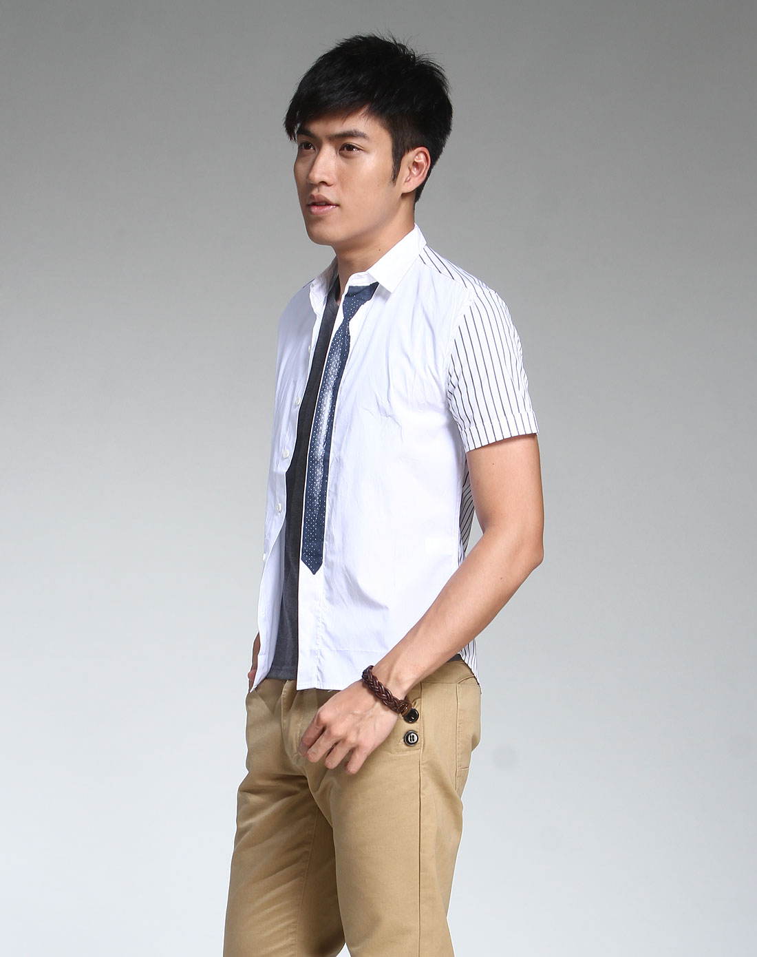 白色帅气印领带条纹短袖衬衫