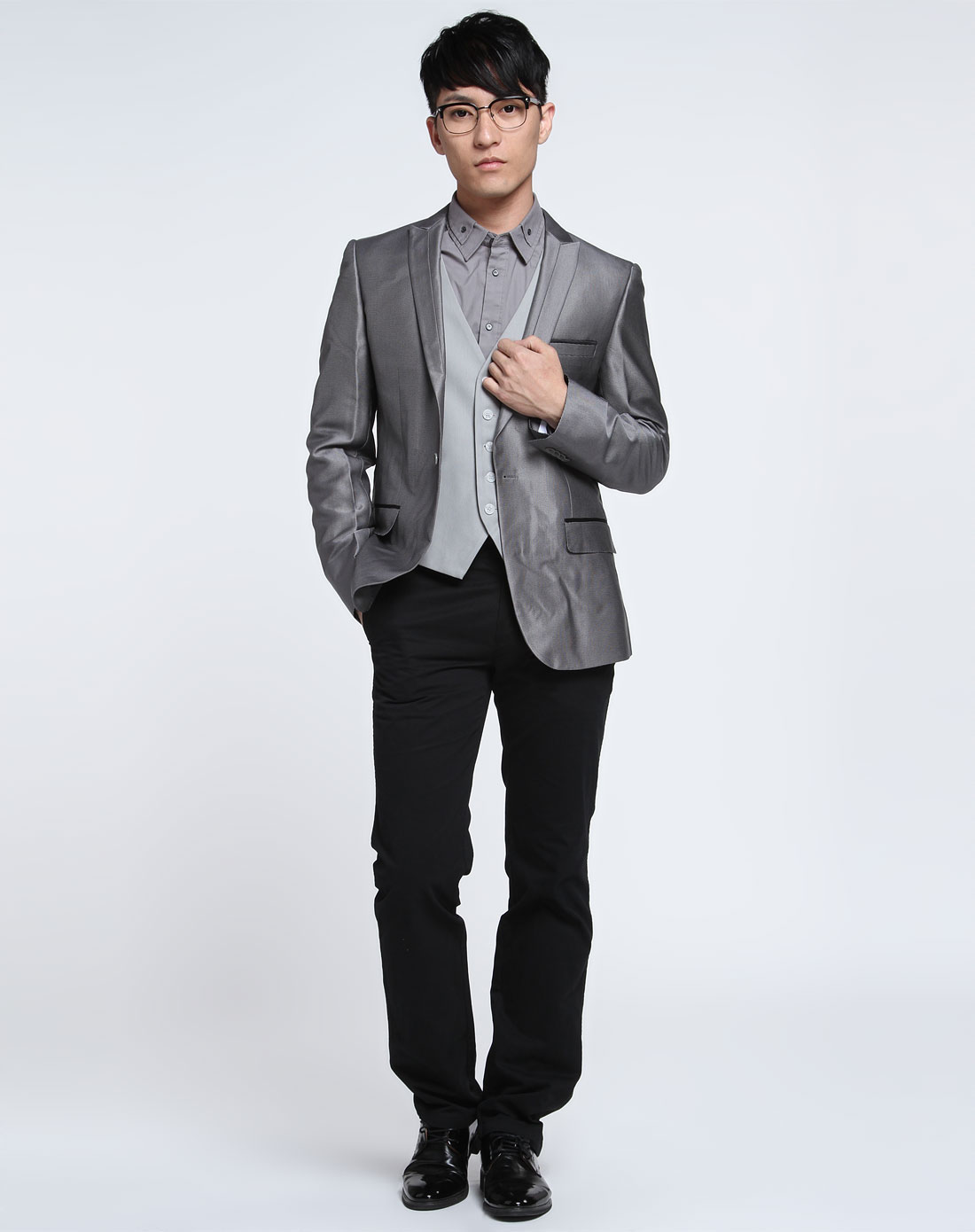 男款灰色时尚简约长袖西装