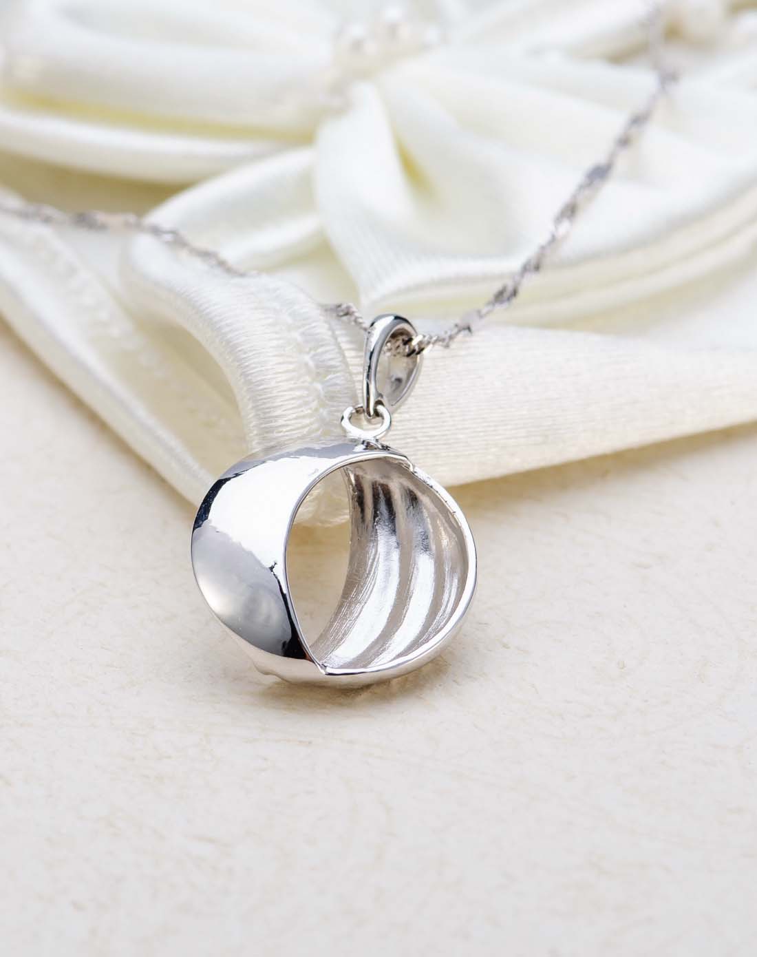 潮宏基 圆梦(白色系) 白18k金吊坠