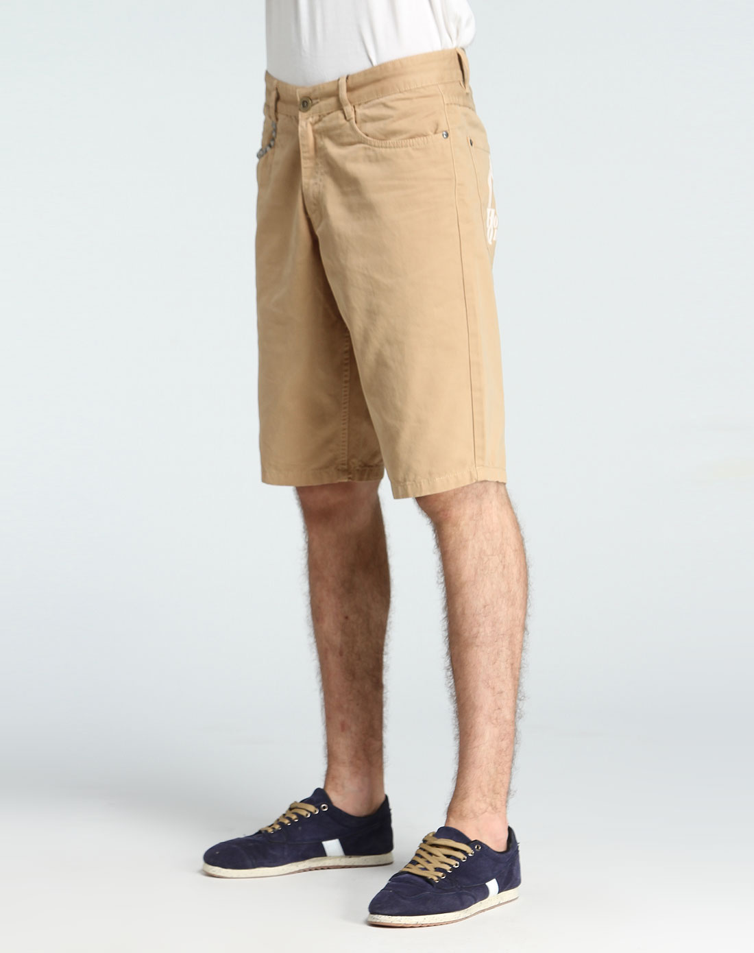 男款卡其色简约时尚短裤