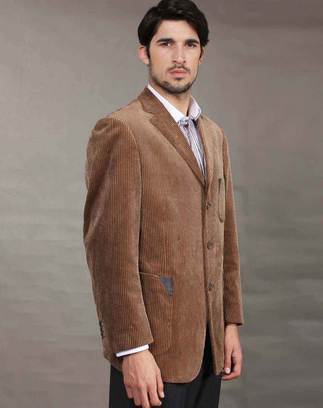 咖啡色时尚简约翻领长袖西服