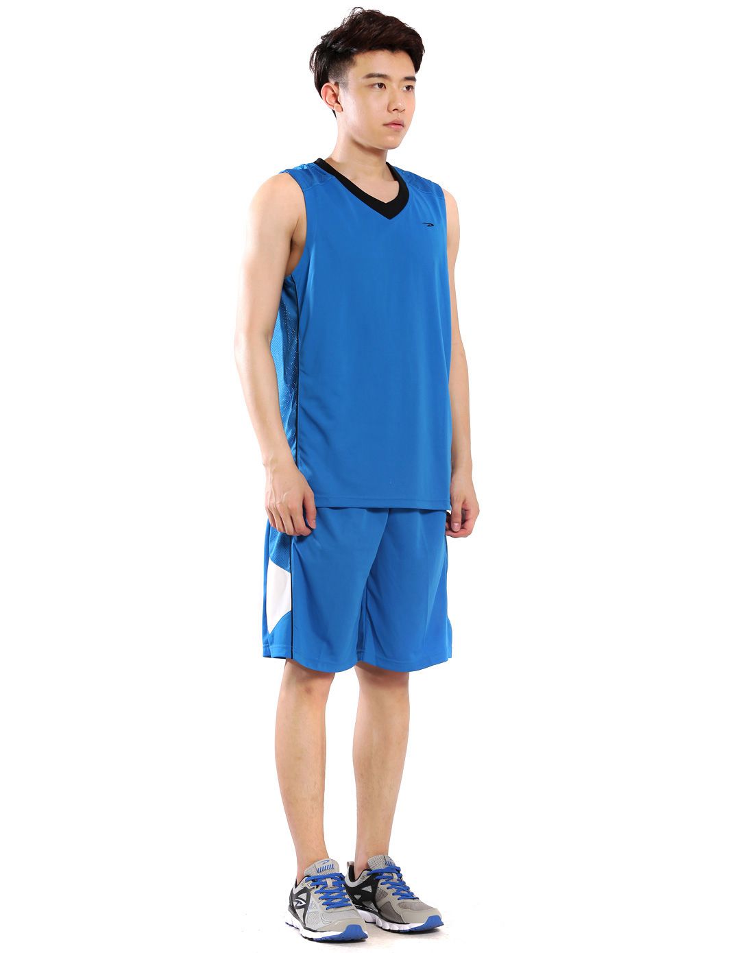 男款蓝色篮球服 舒适透气