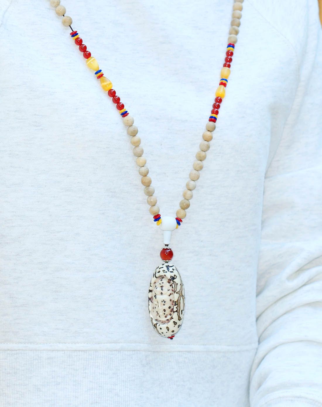 > 金丝楠 千眼菩提吊坠 观音