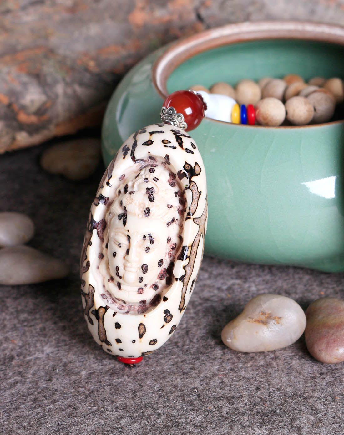 > 金丝楠 千眼菩提吊坠 观音