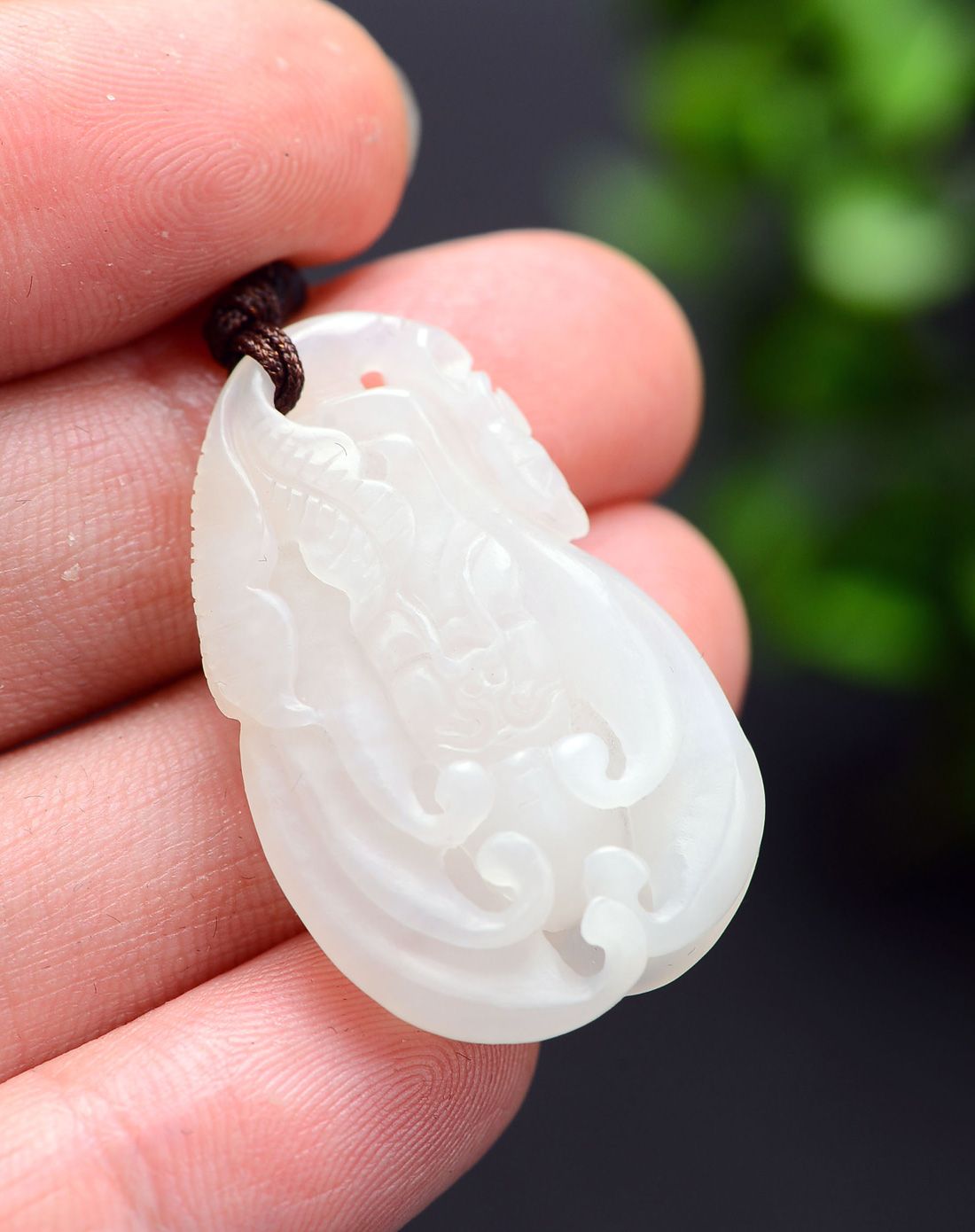立体雕刻和田白玉如意佛手吊坠