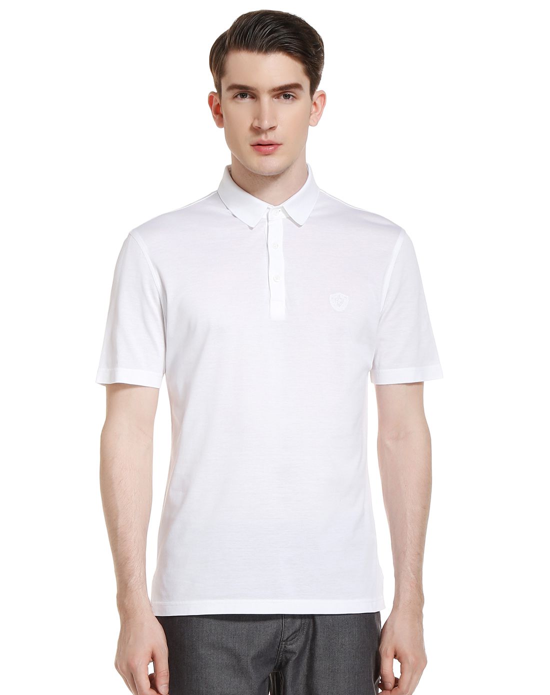 白色简洁翻领短袖t恤