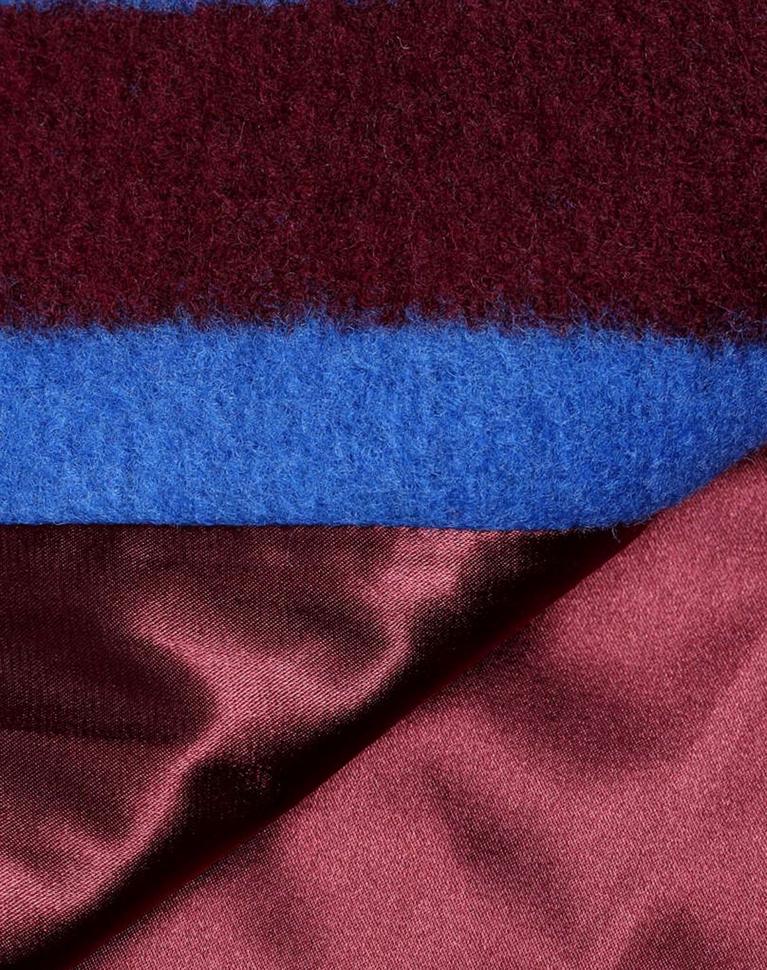 红蓝色时尚简洁百搭外套