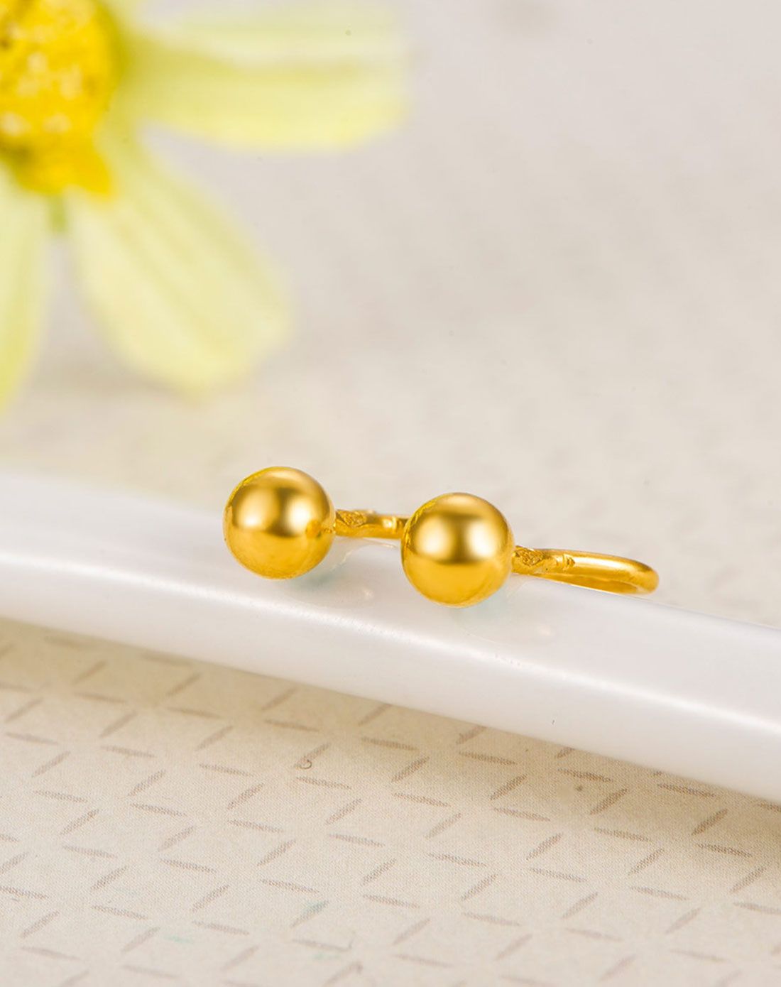 足金光面金豆豆耳钉(计价)约1.15g