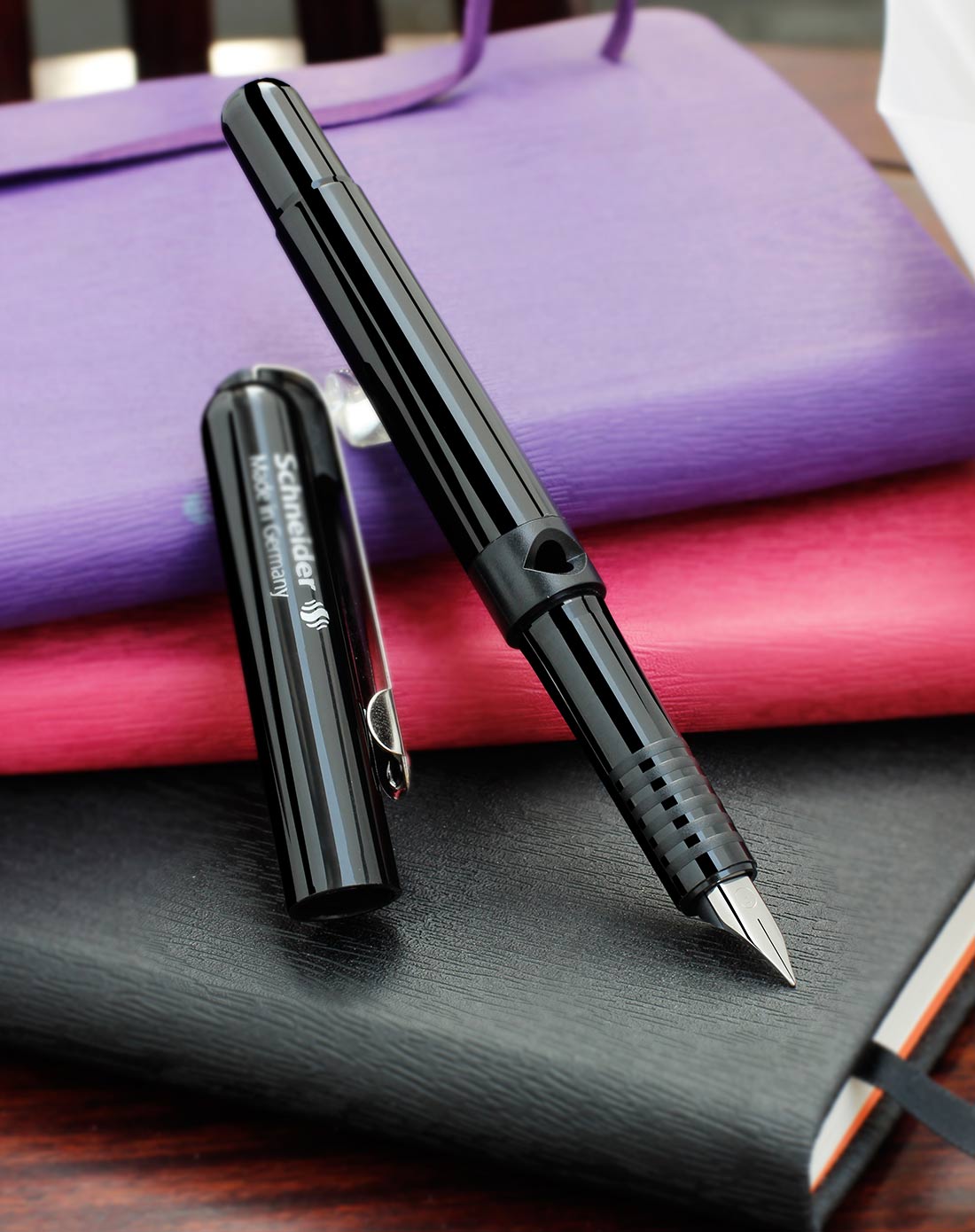 德国施耐德 bk400黑色钢笔赠吸墨器迷你文具盒包装