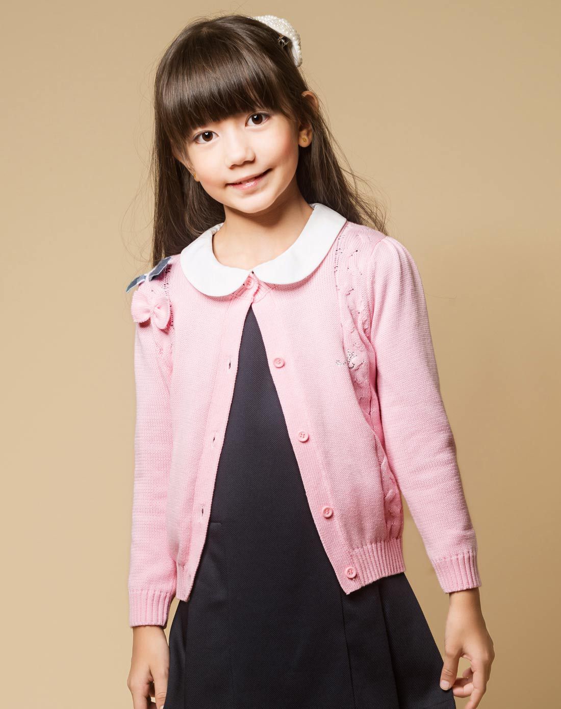 女童粉红色开衫