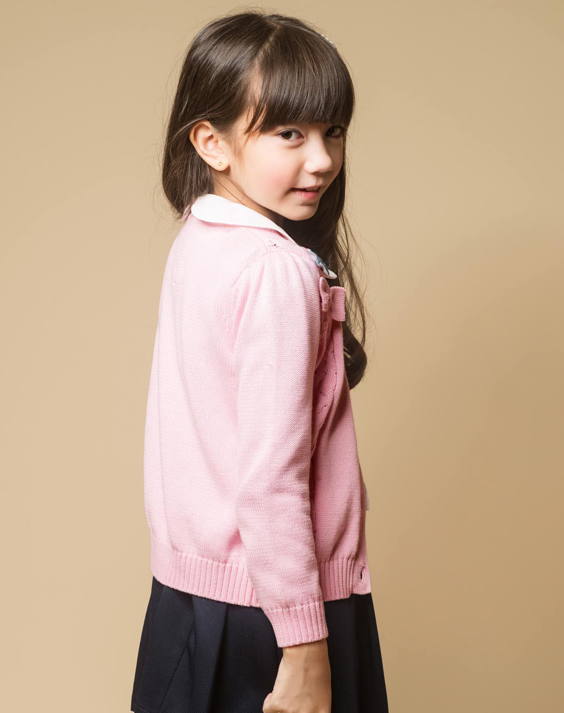 女童粉红色开衫