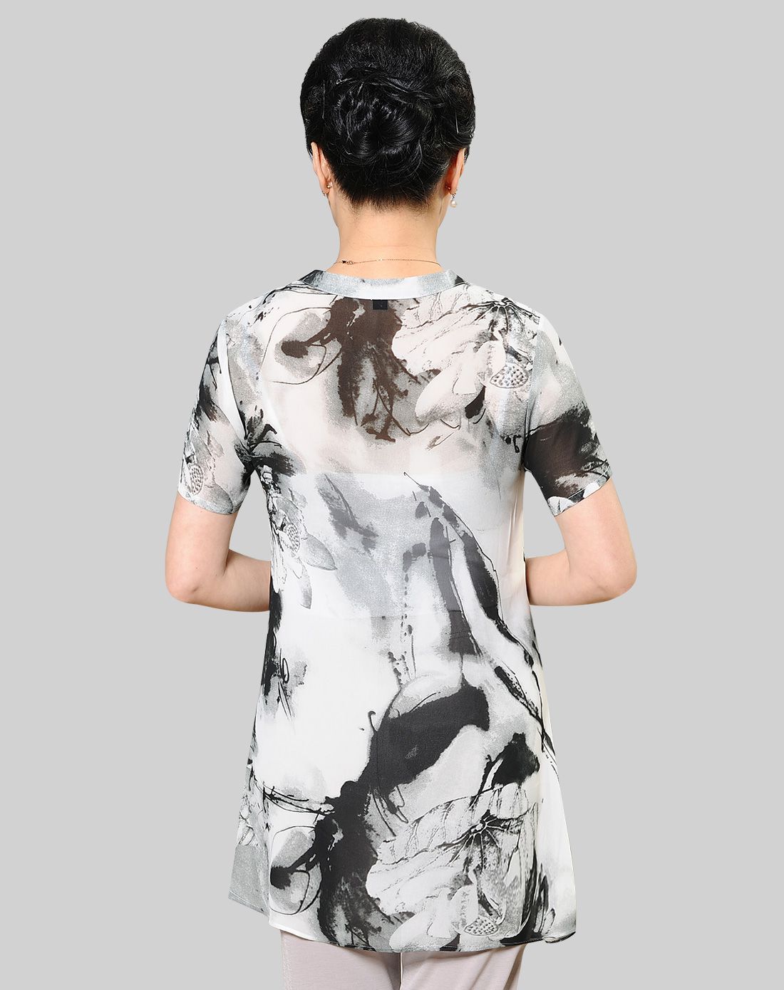 水墨色圆领衬衫