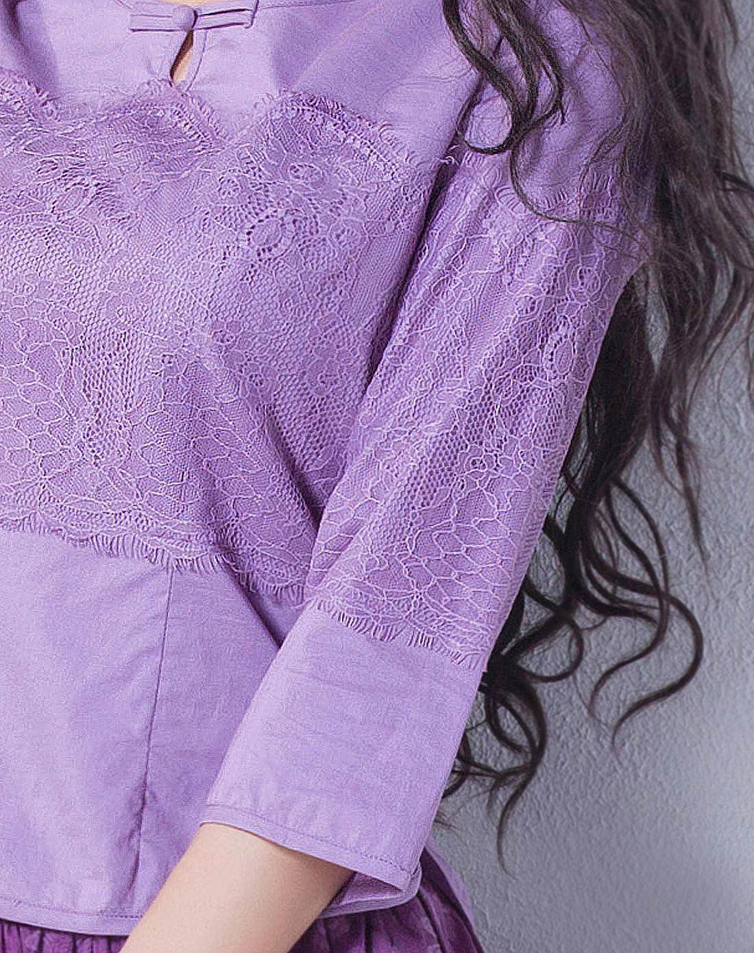 淡紫色复古一字扣修身七分袖上衣