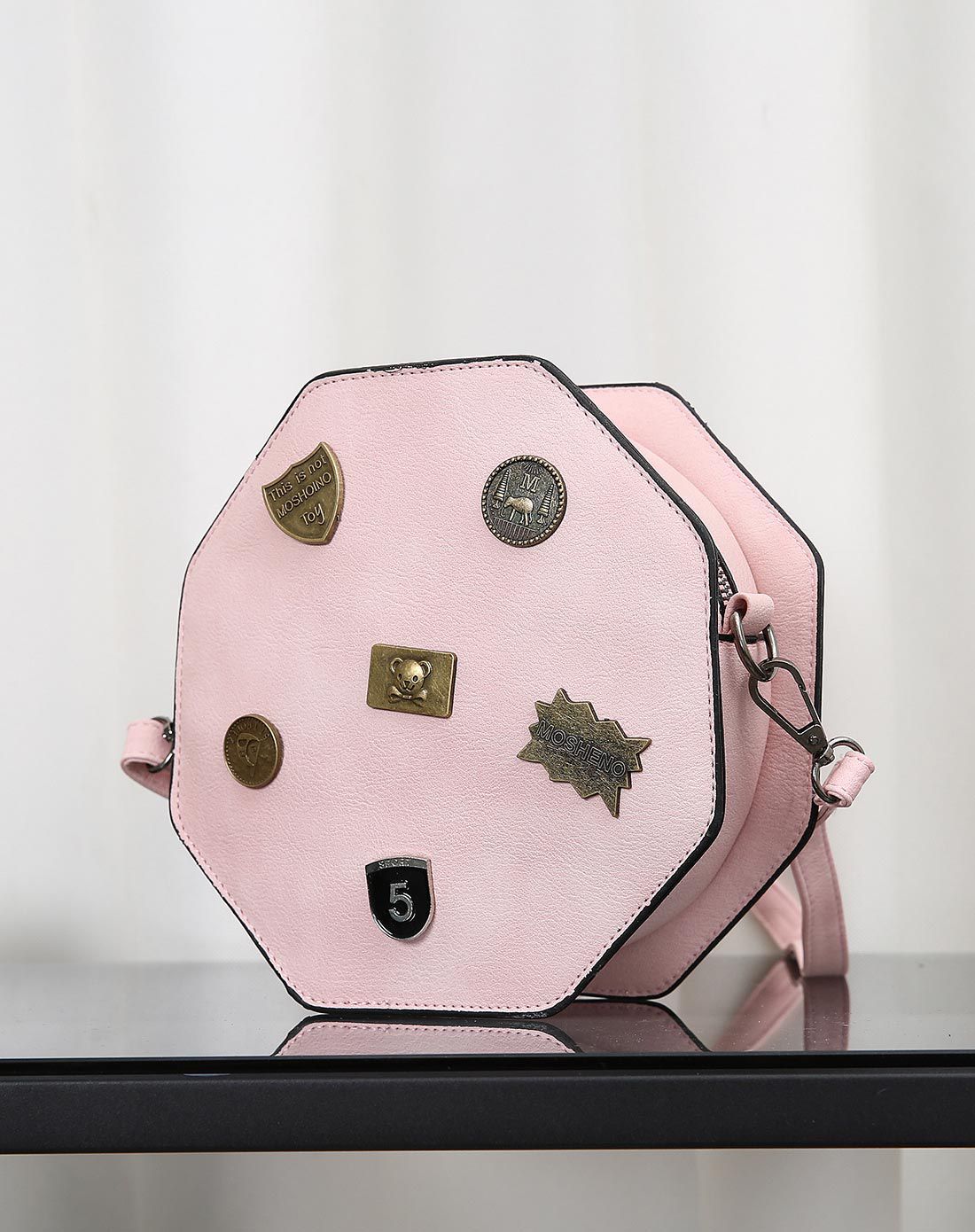 新品多边徽章包