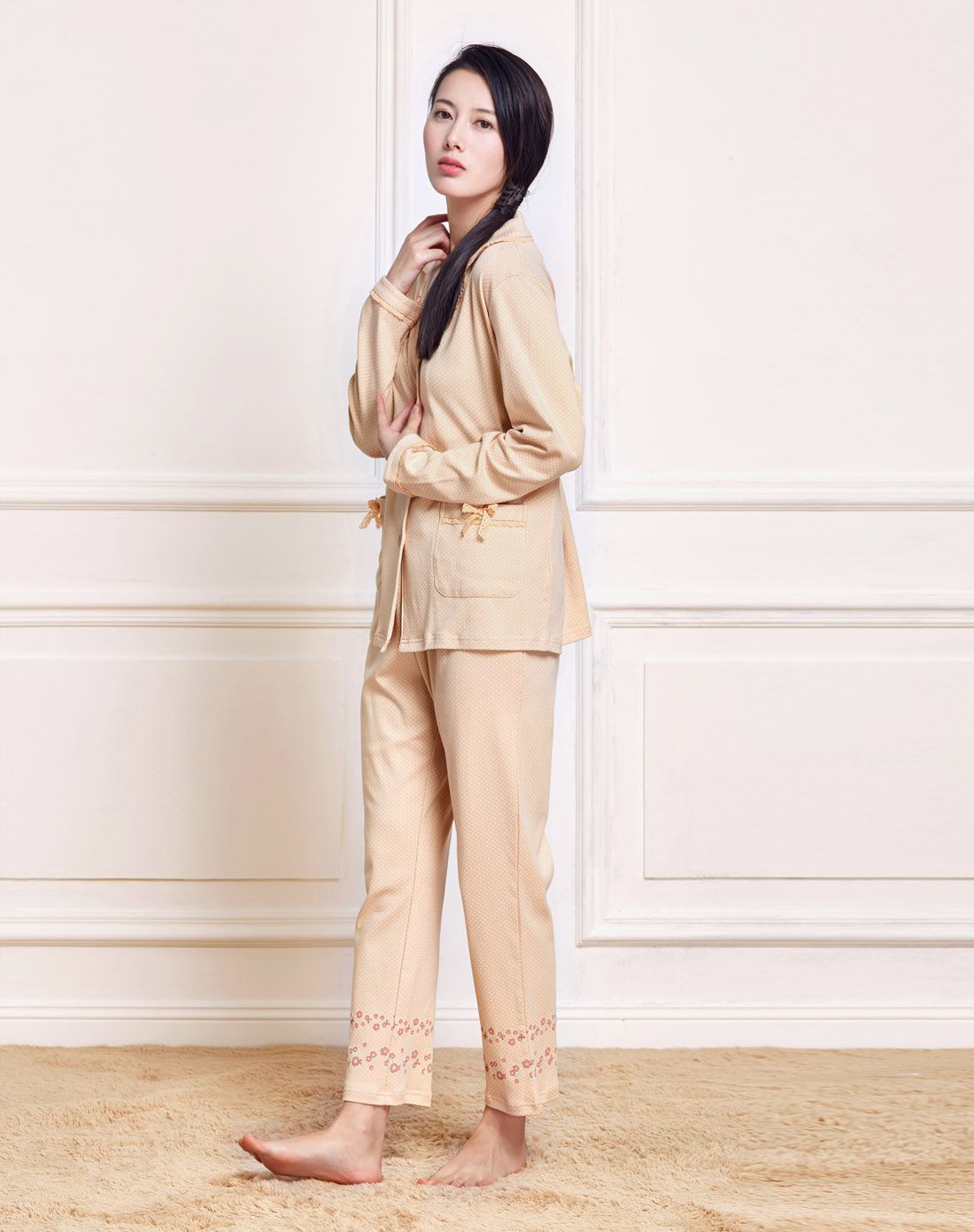 浅咖啡色女圆点长袖家居服套装