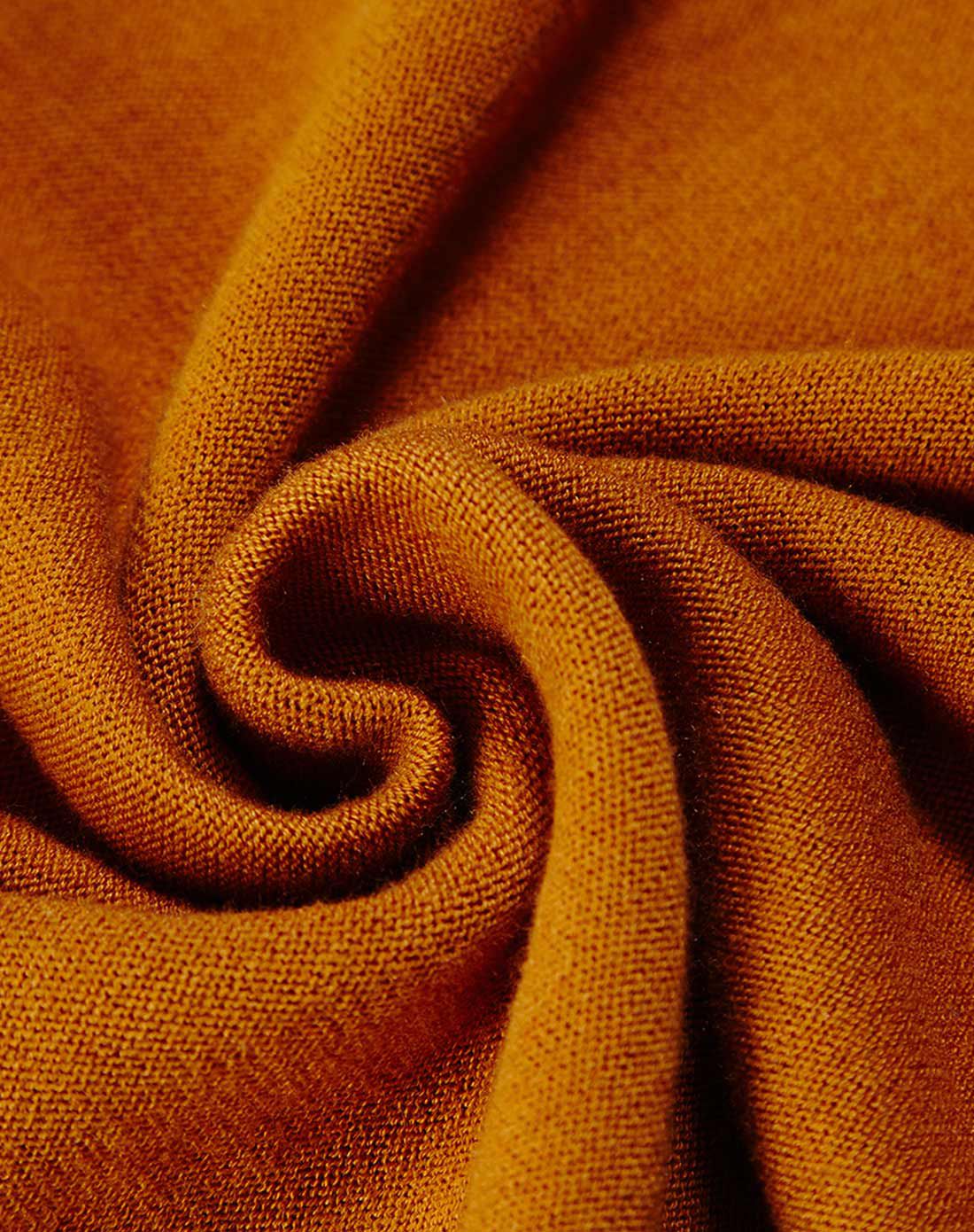 卡其黄/深咖啡色圆领素雅长袖针织衫