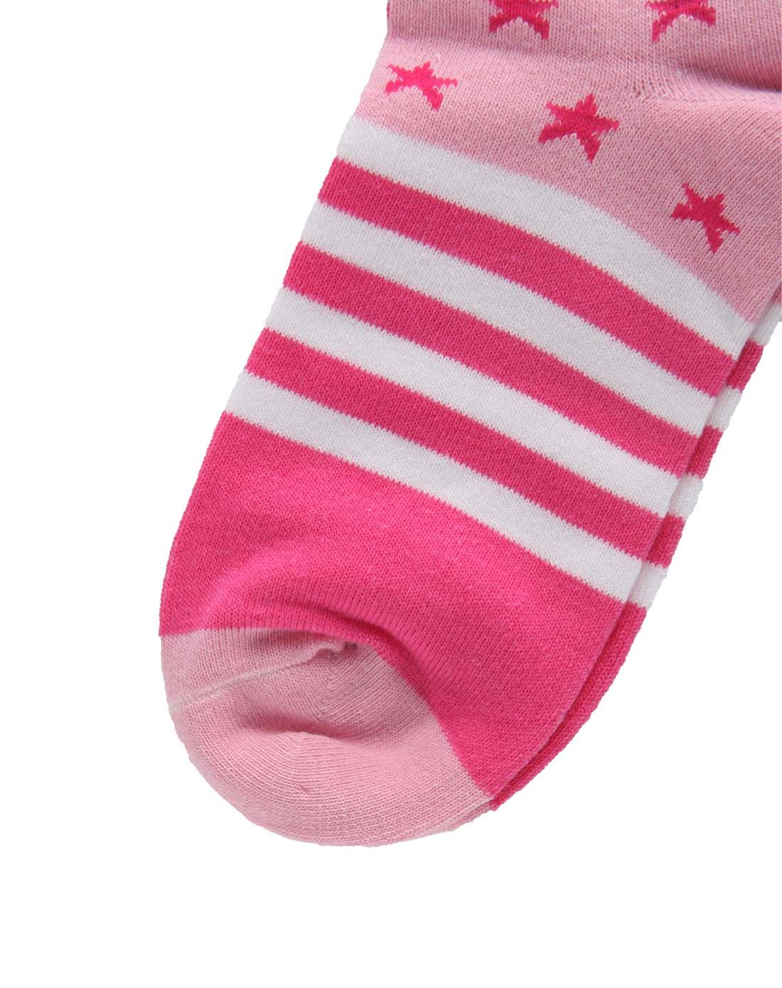 女款粉红色运动女袜