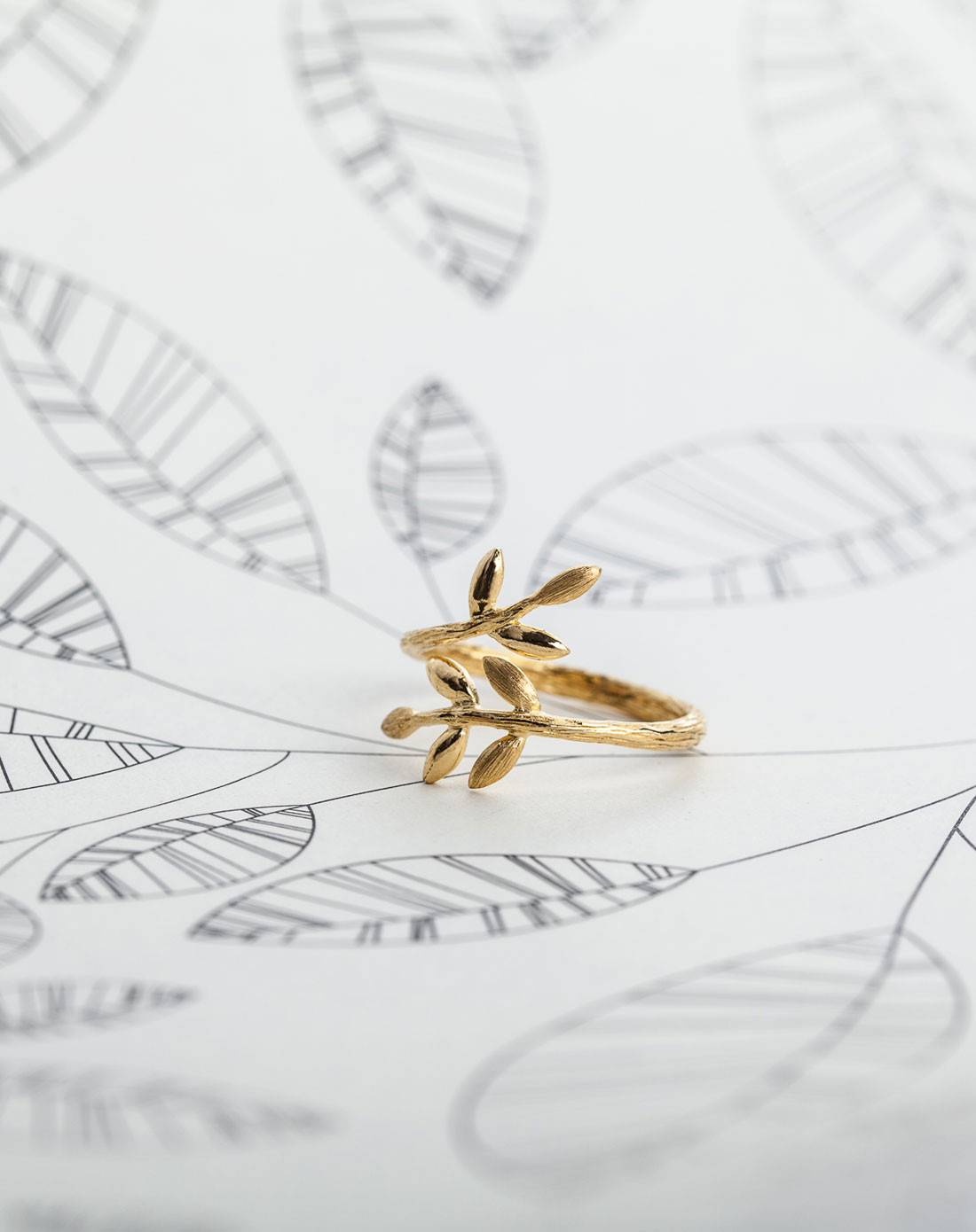 潮宏基 连理枝 足金戒指-计价约3.5g