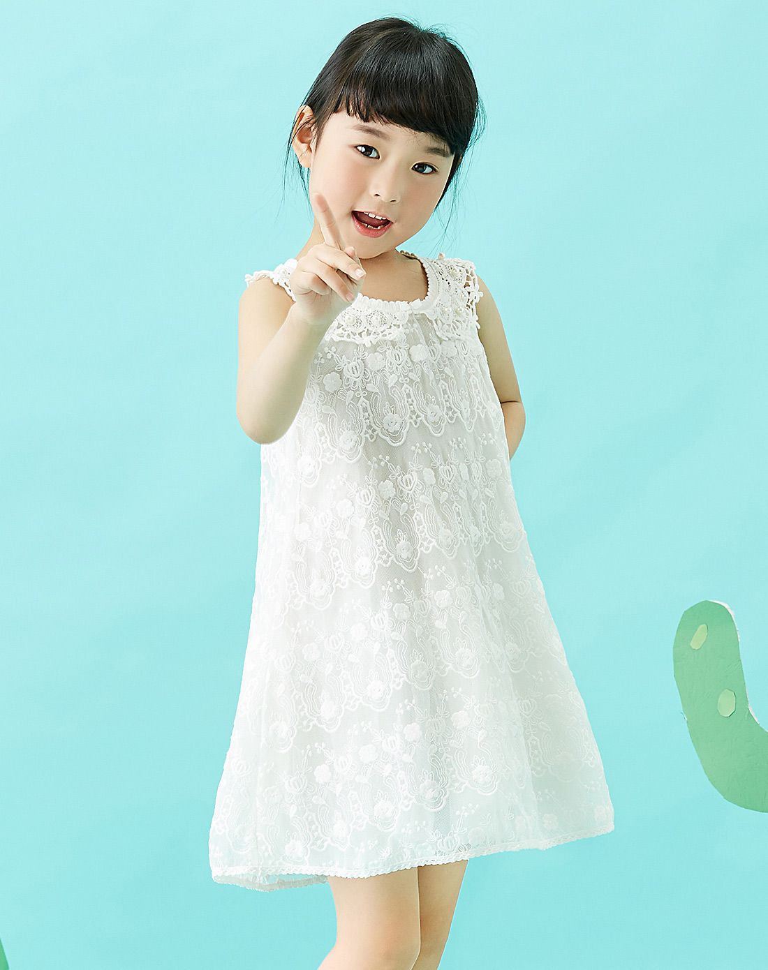 【新品】女童米白色公主连衣裙