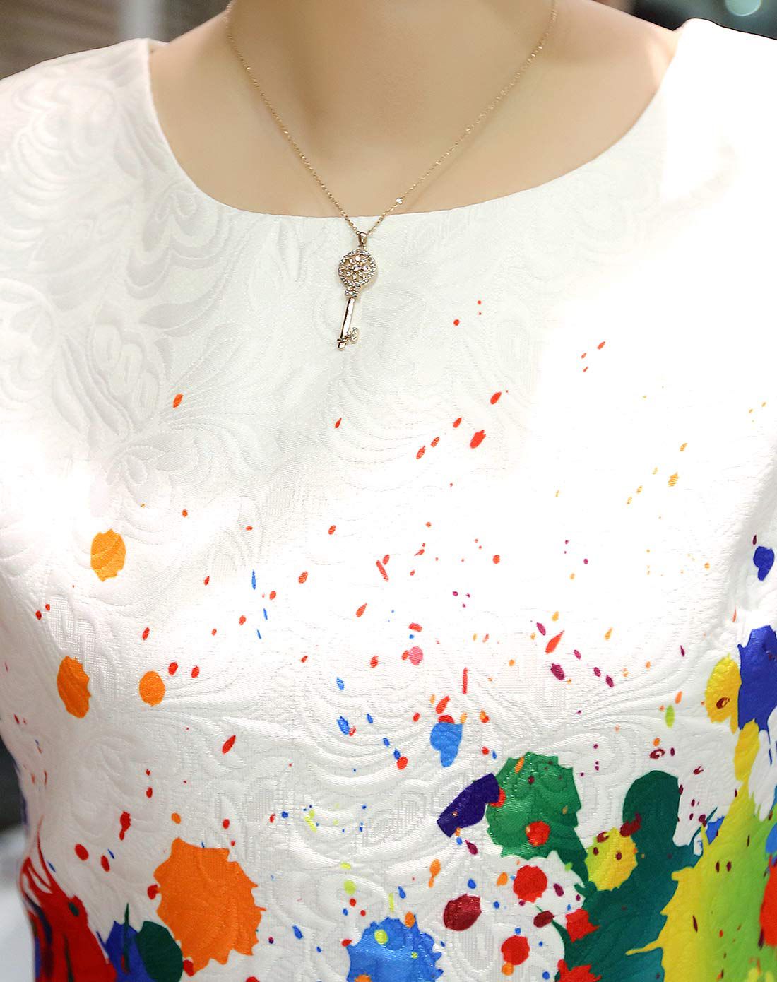 创意色彩喷漆连衣裙