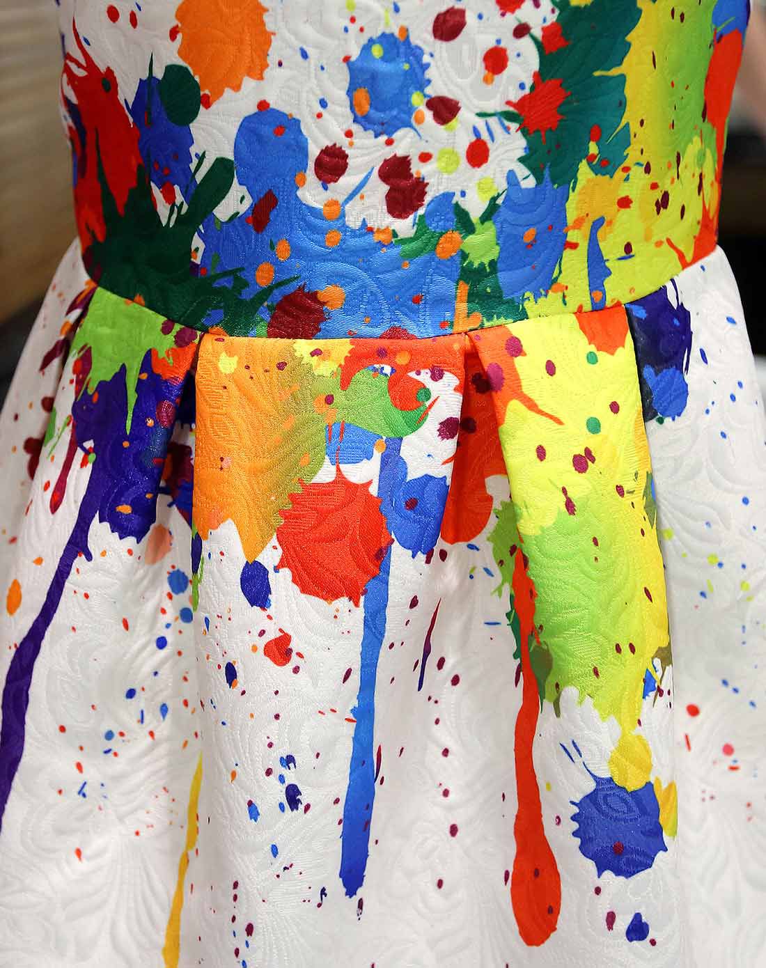 创意色彩喷漆连衣裙