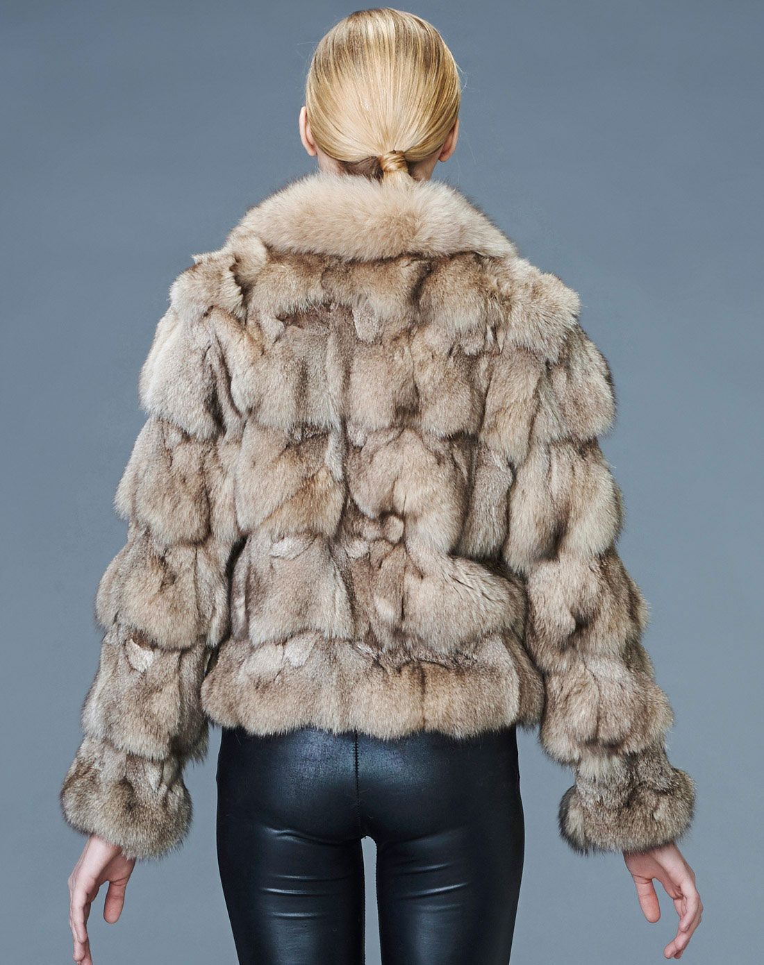 女款浅灰色狐狸腿毛短款皮草外套