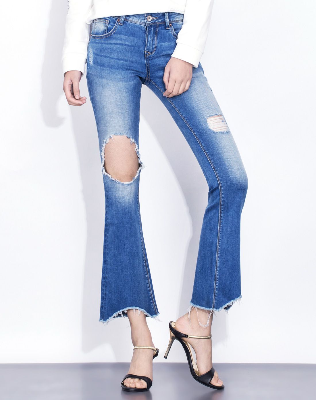 缪佳牛仔女装移动端专场女款蓝色中腰破洞显瘦牛仔喇叭裤mj16a2095l_