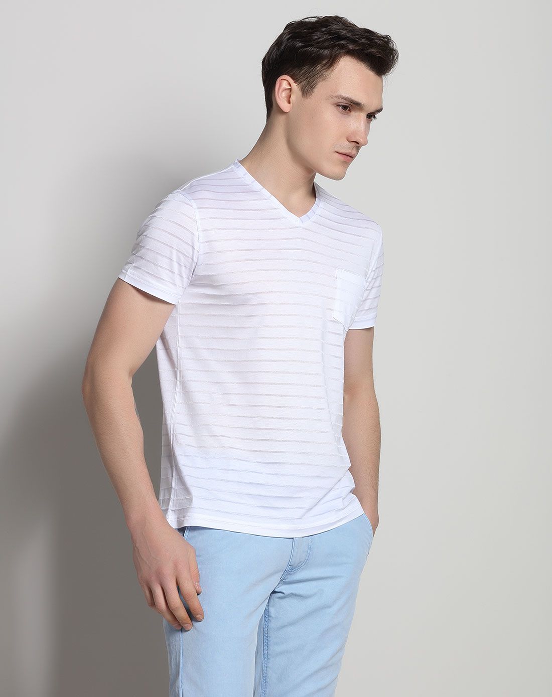 白色 全棉条纹v领修身短袖t恤