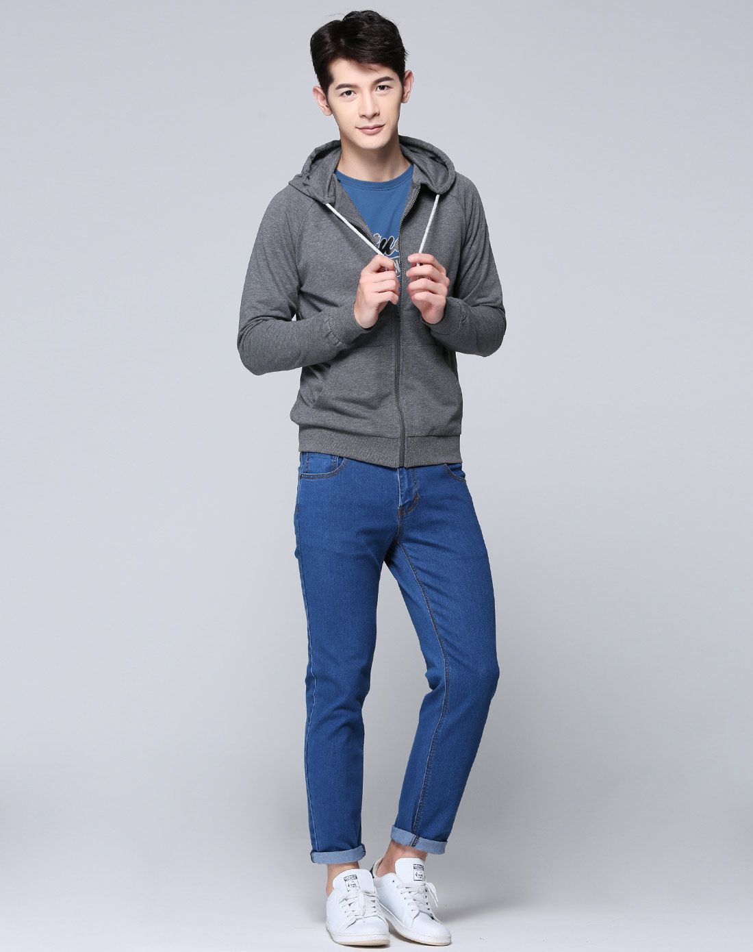 男装浅蓝色原色洗水修身牛仔裤