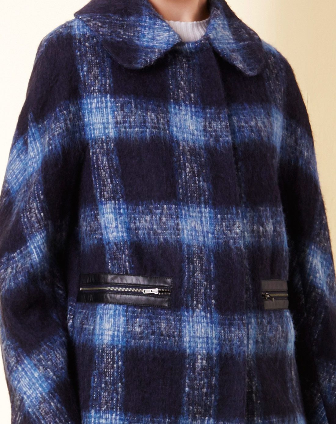 蓝格纹百搭羊毛大衣