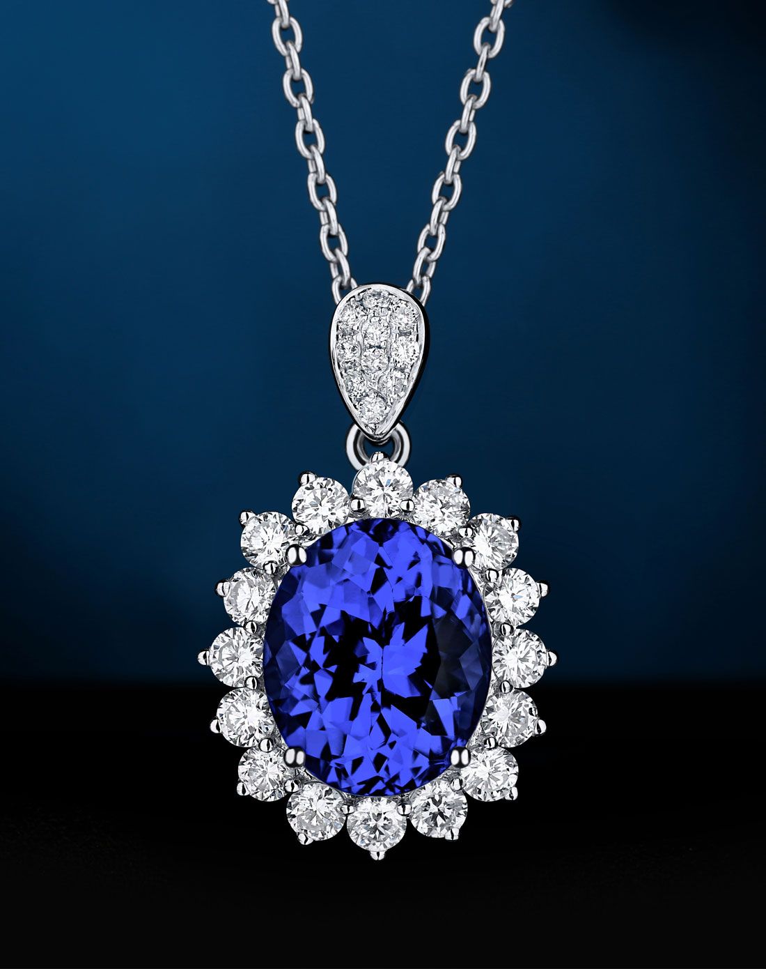 > 戴妃款 经典时尚 白18k金 1.6克拉坦桑石吊坠