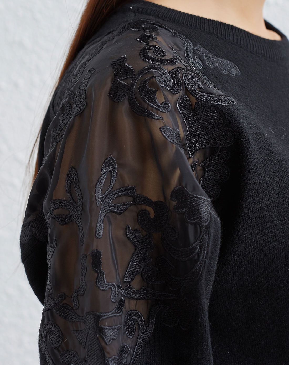 黑色欧根纱拼接混纺针织衫