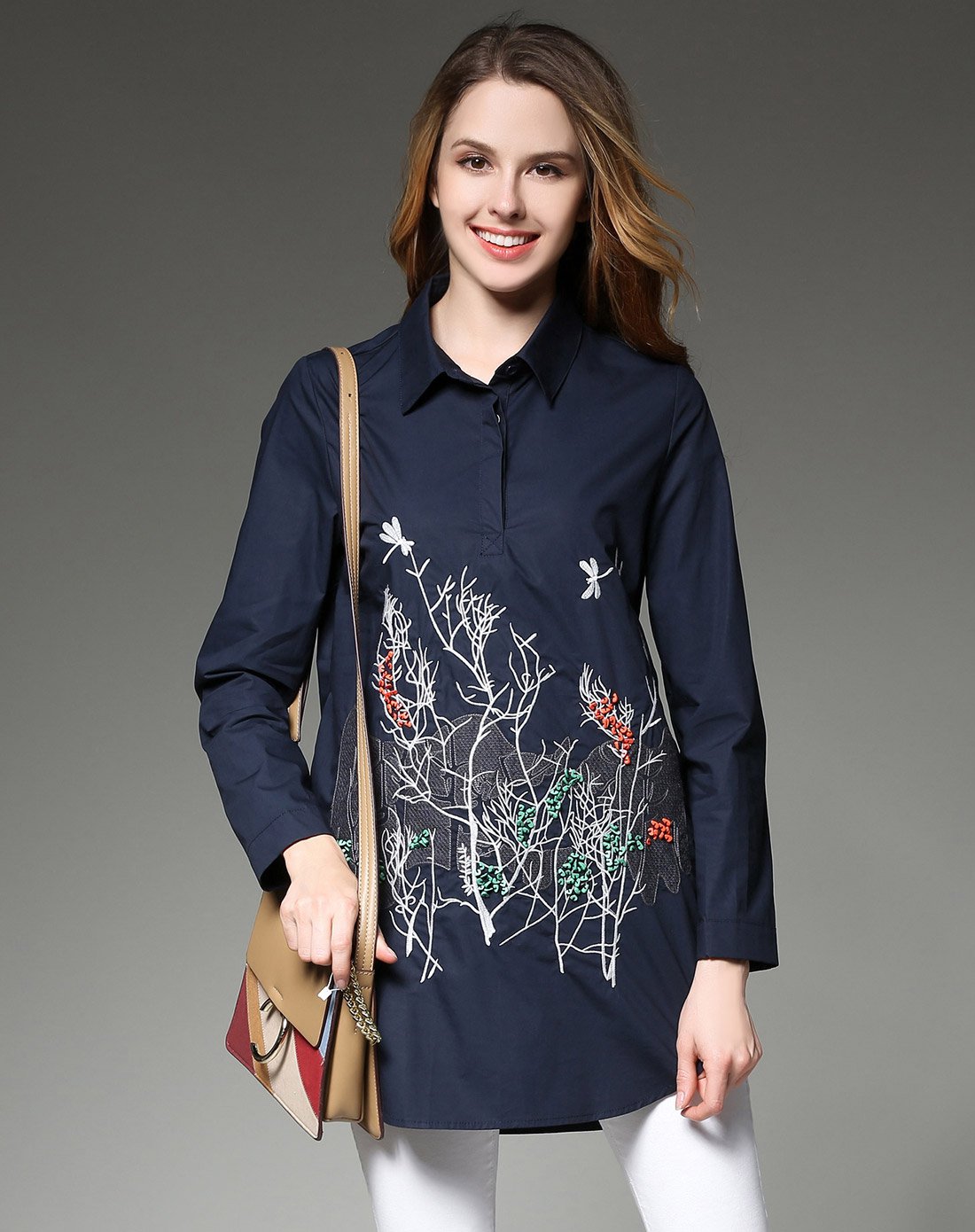 女款刺绣钉珠衬衣