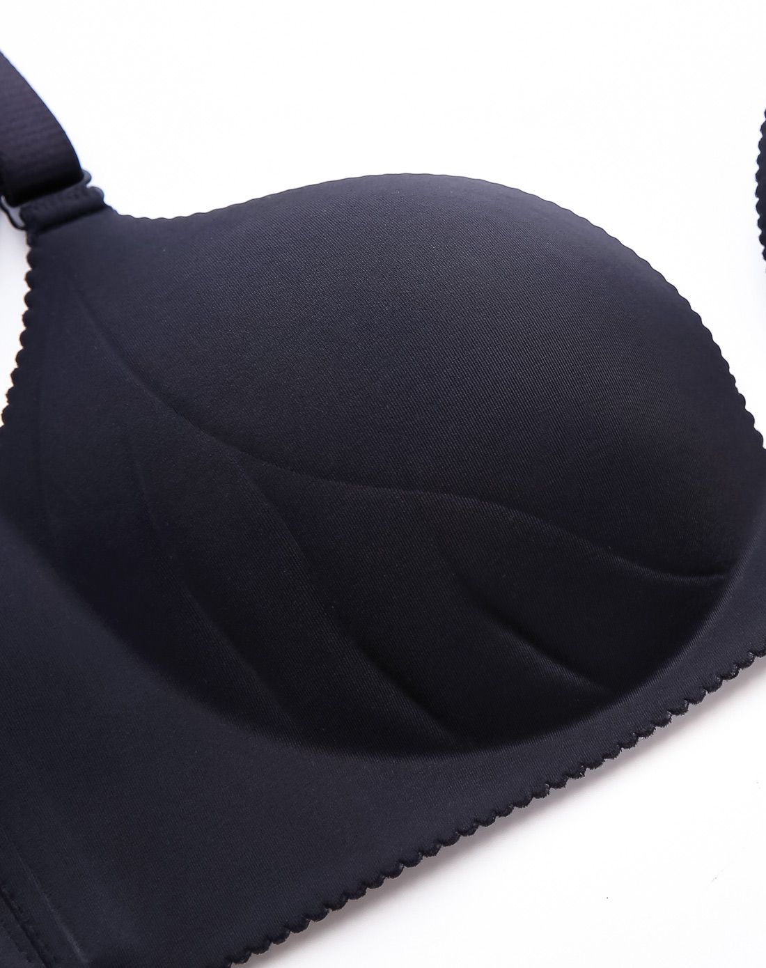 女款黑色无钢圈光面文胸