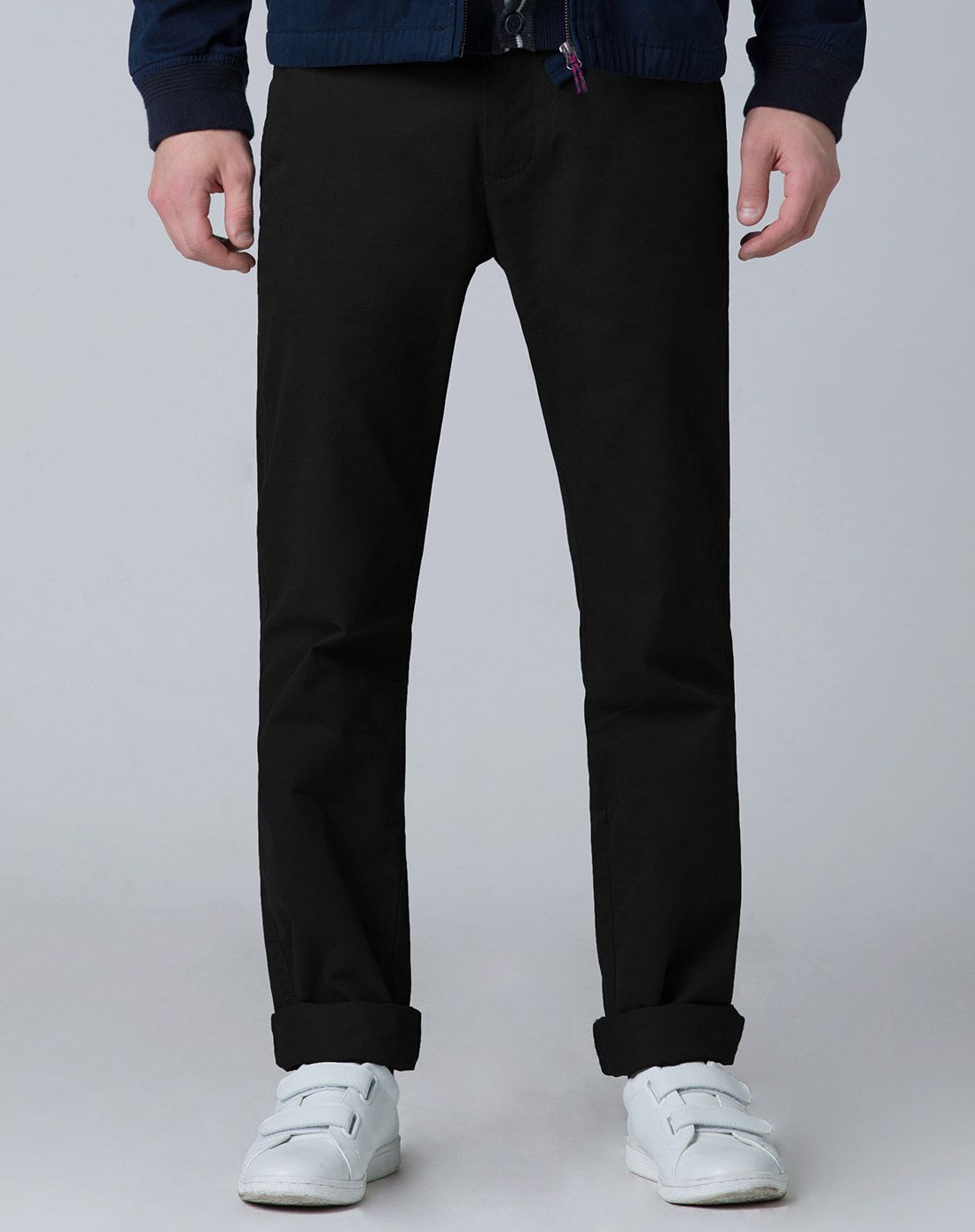 黑色修身卡其裤