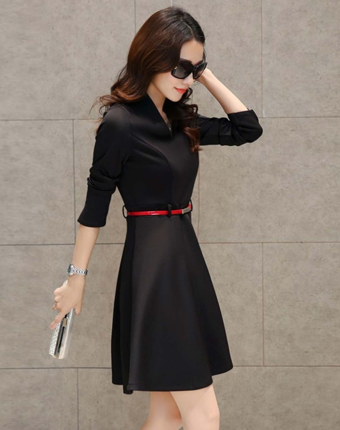 女黑色优雅v领收腰连衣裙(配红腰带)